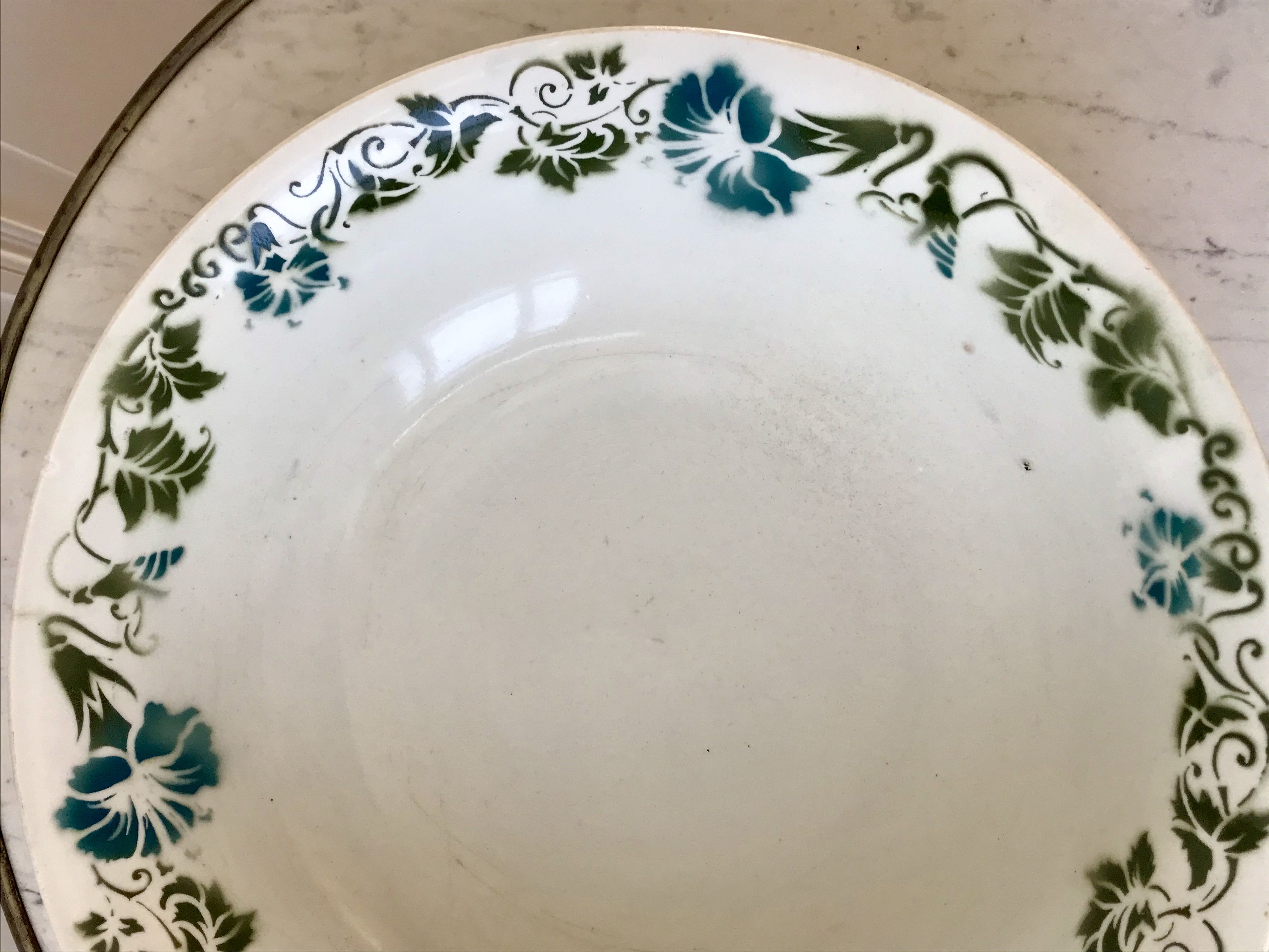 salad bowl Terre de Fer Céranord model "Clairefontaine" green 30s