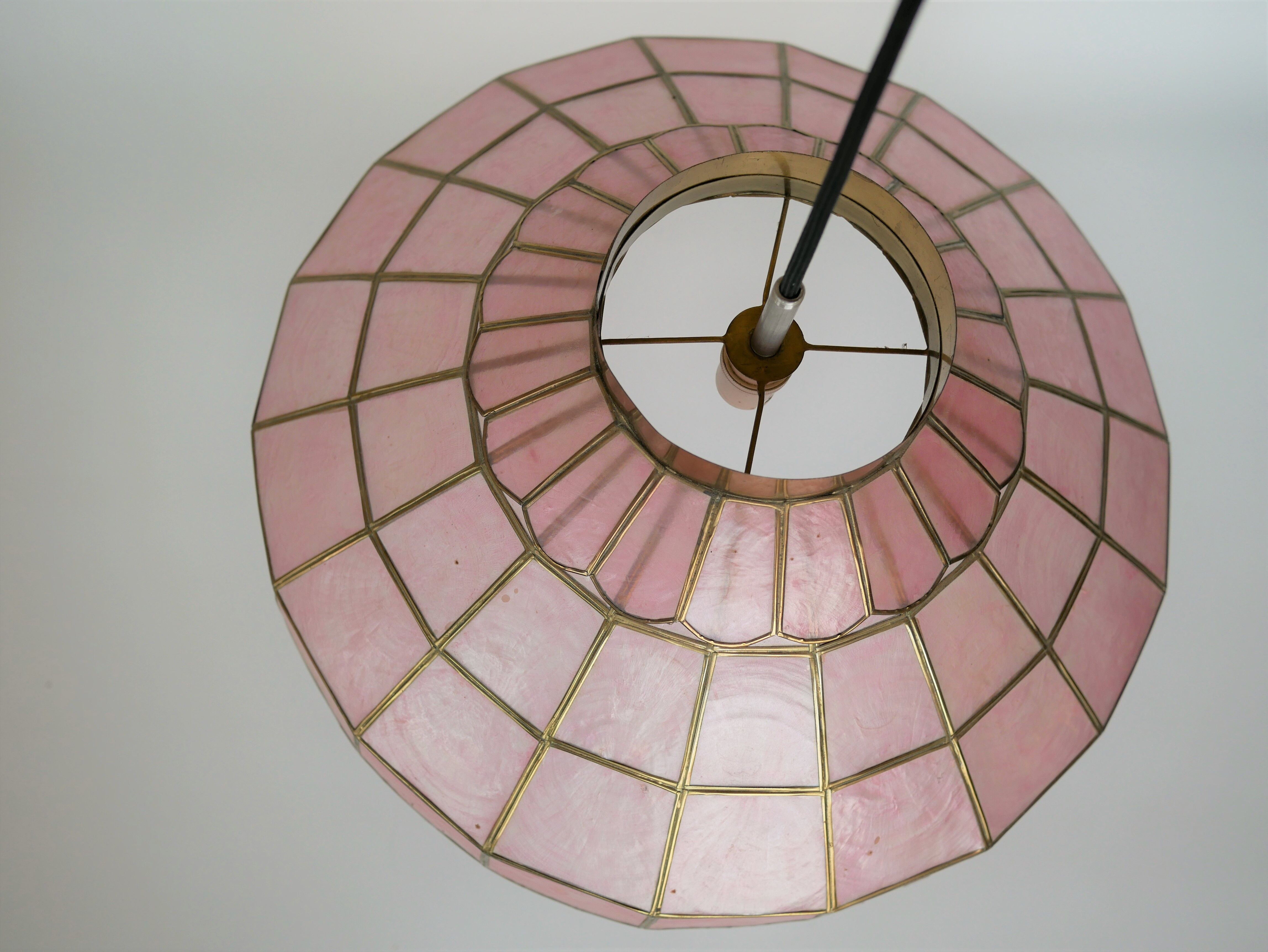 Suspension vintage en nacre rose