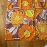 Round tablecloth and 4 napkins 70's