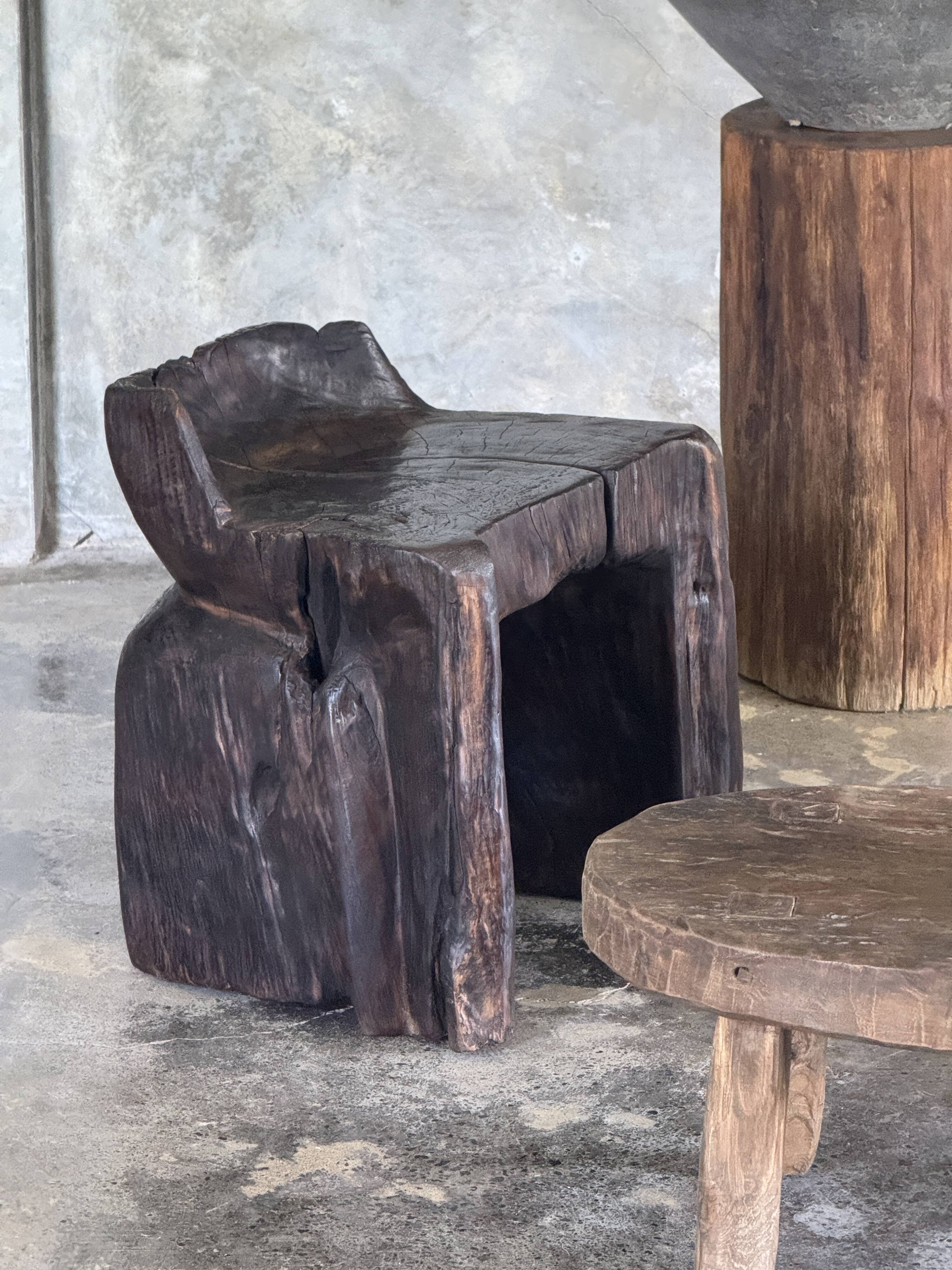 Stool, tabouret or low Japanese-style armchair in brutalist monoxyle radica.