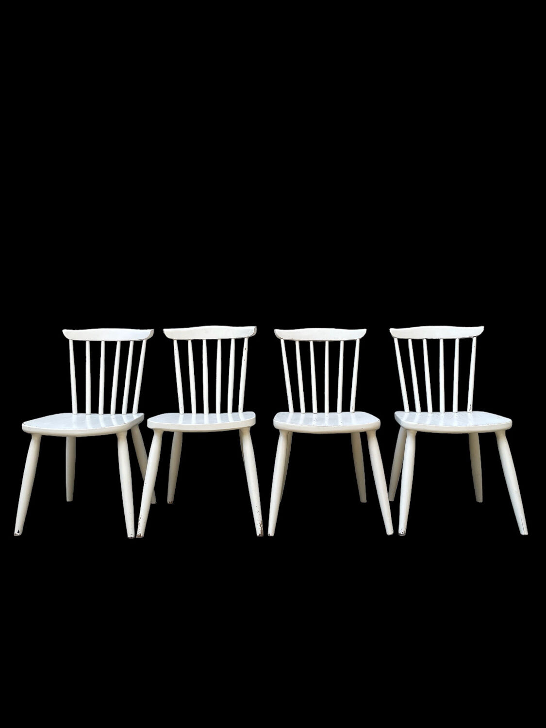 Series of 4 vintage solid wood chairs Scandinavian style