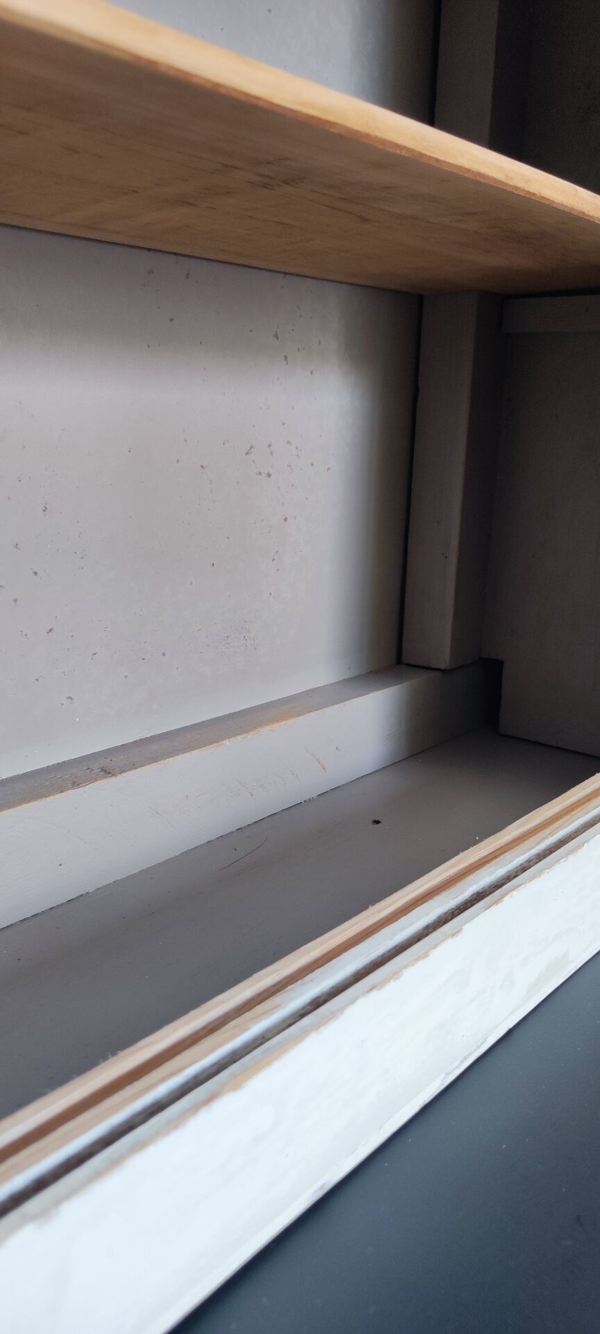 Sliding door buffet