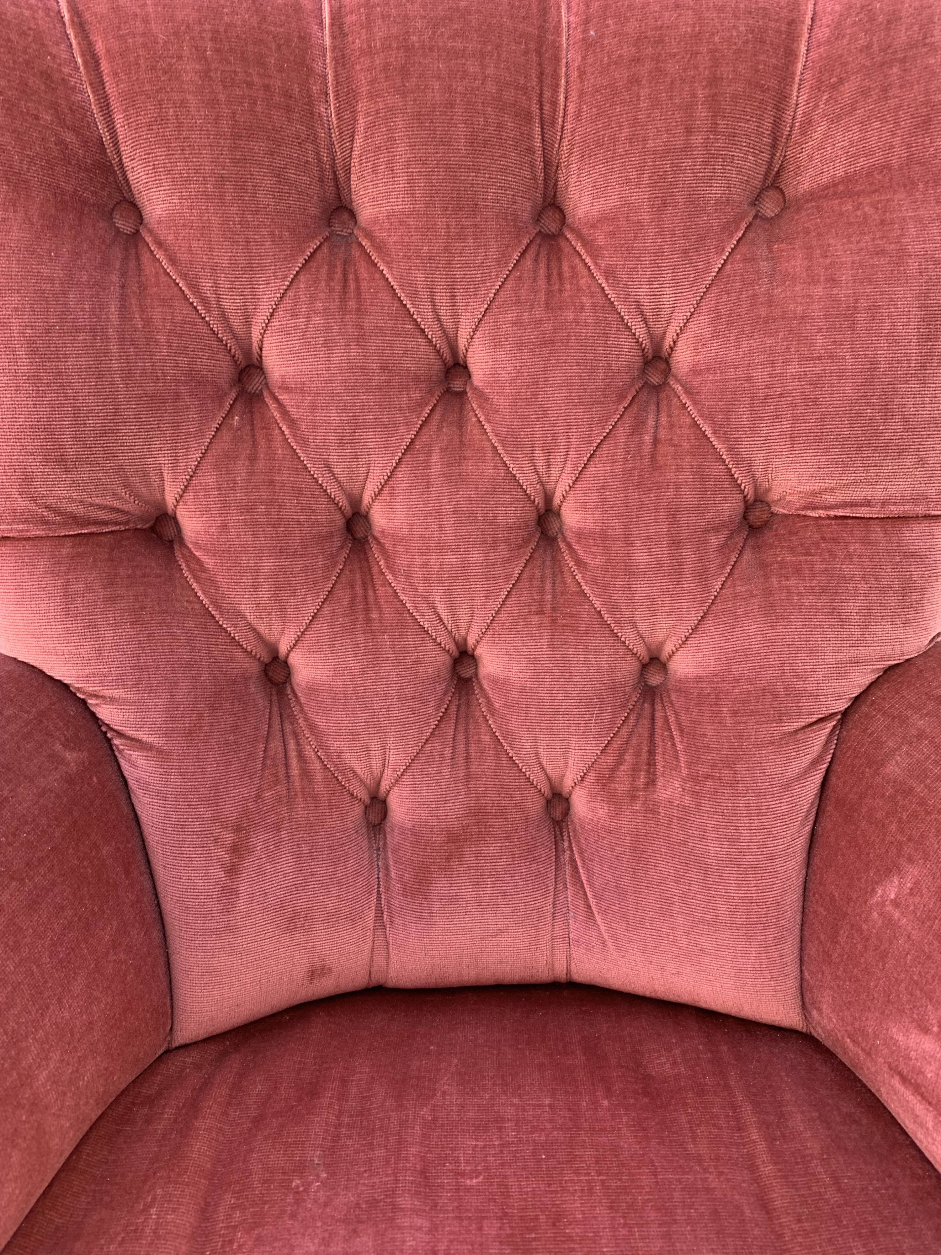 Padded pink toad armchair