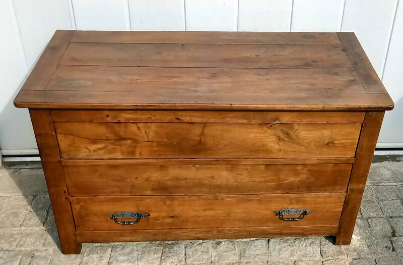 Old solid oak cabinet with its large drawer.