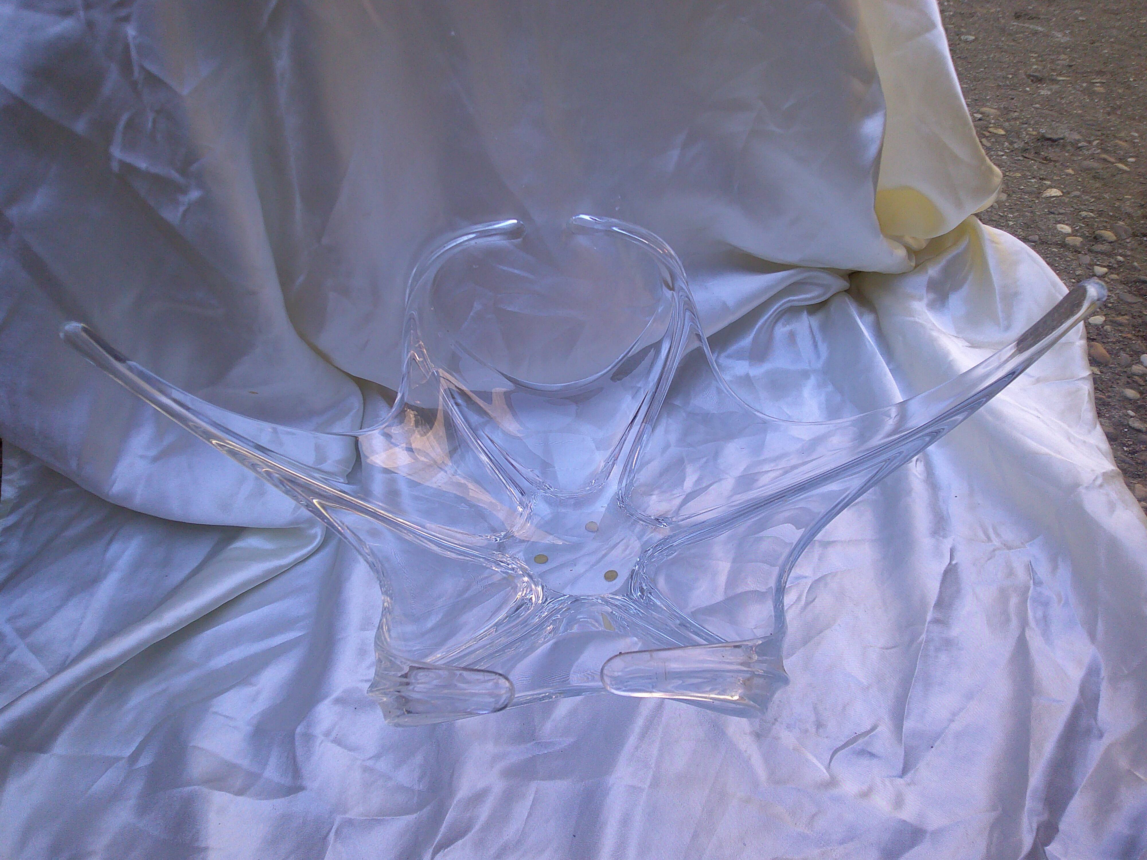 Crystal glass fruit bowl