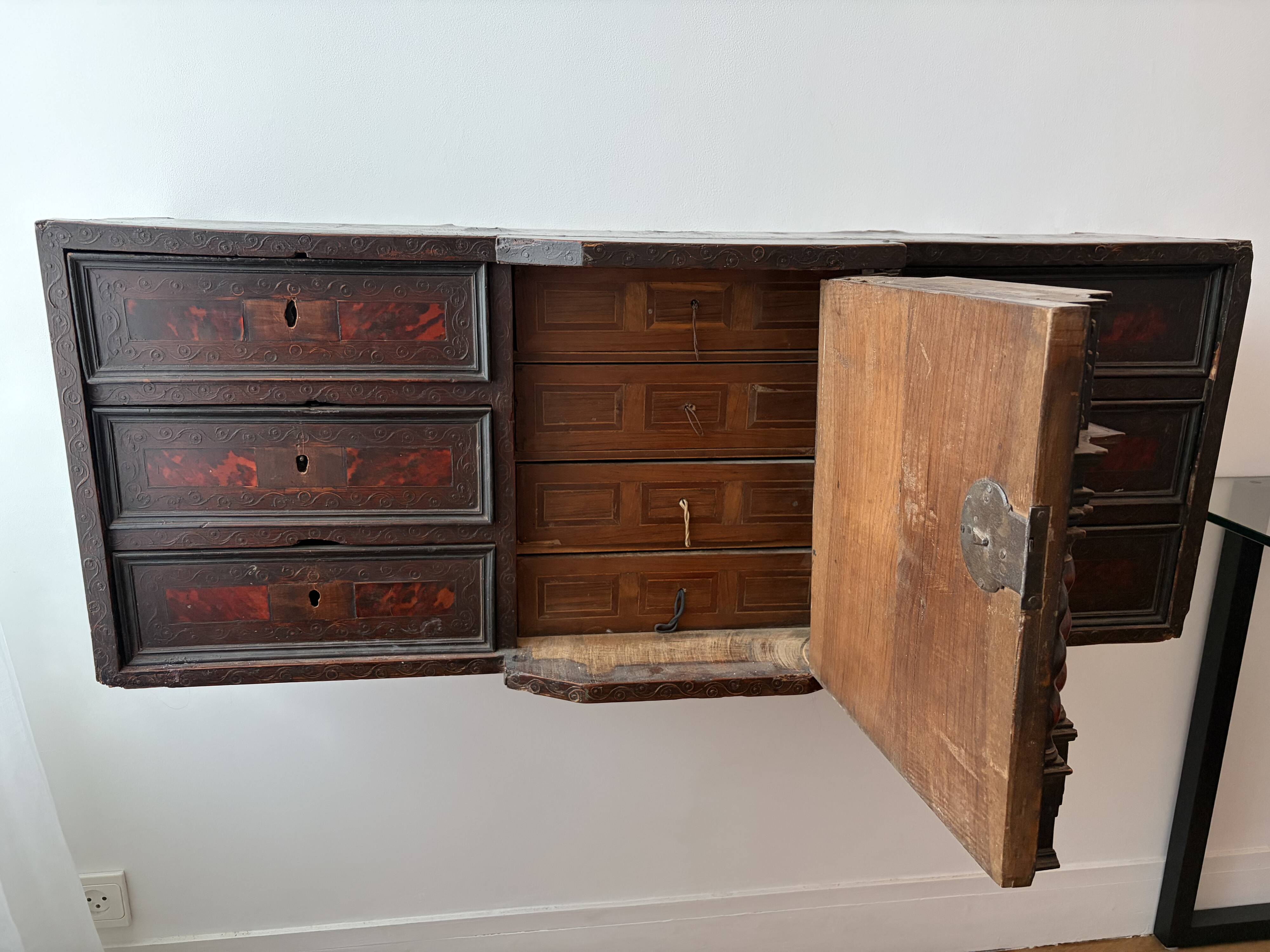 Portuguese chest type counter