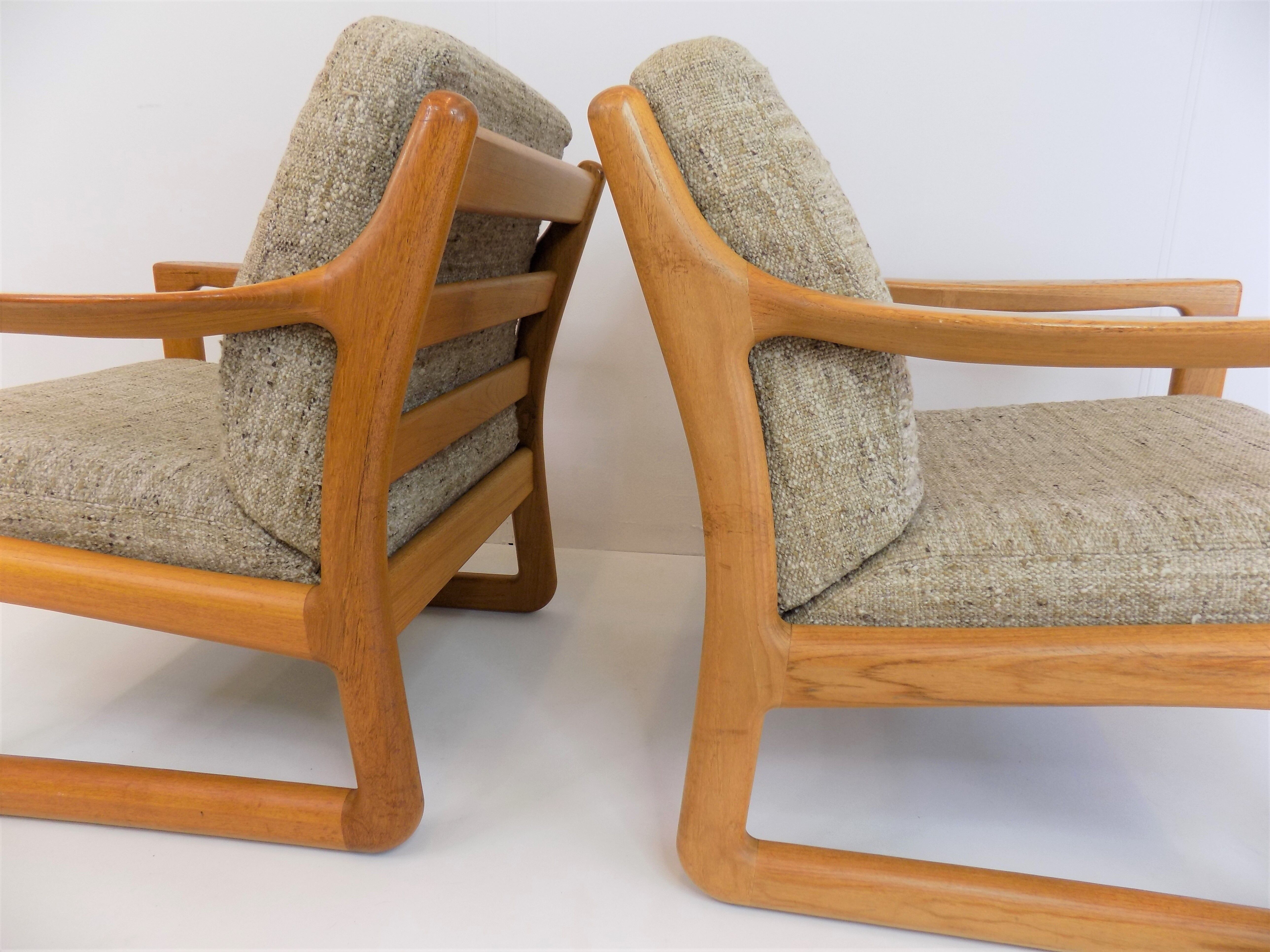 Paire de fauteuils par Johannes Andersen