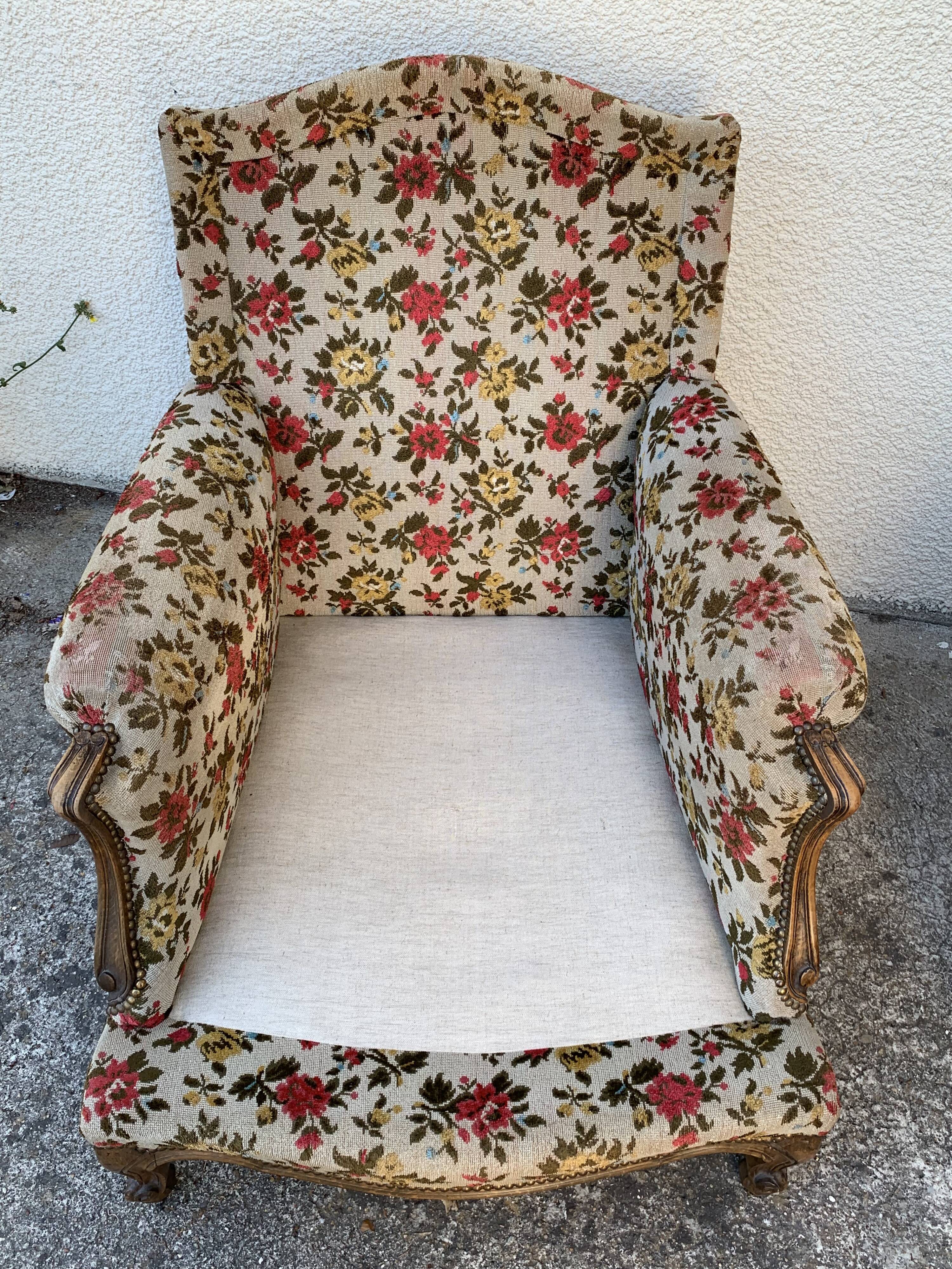 Antique Louis XV style shepherdess armchair in floral flocked fabric