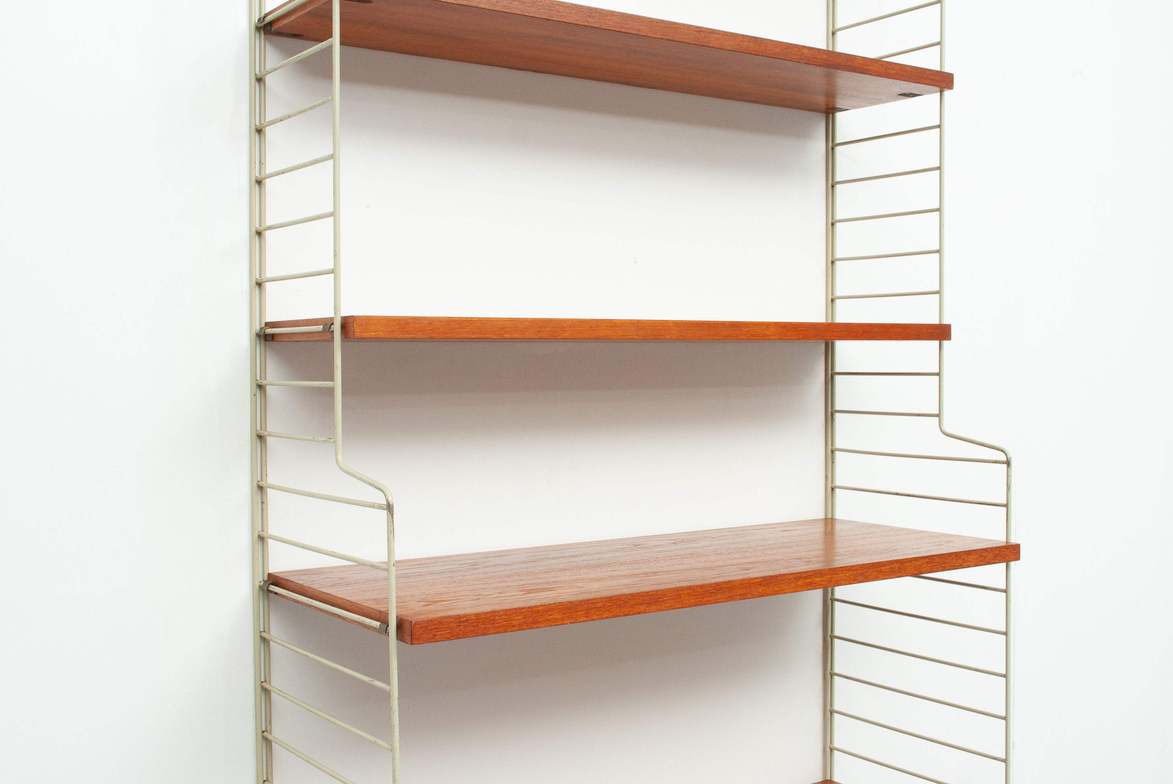 Nisse Stinning High Teak Wall Rack Rack