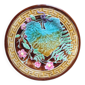 Assiette ancienne collection Choisy Le Roi en barbotine feuillages fleurs
