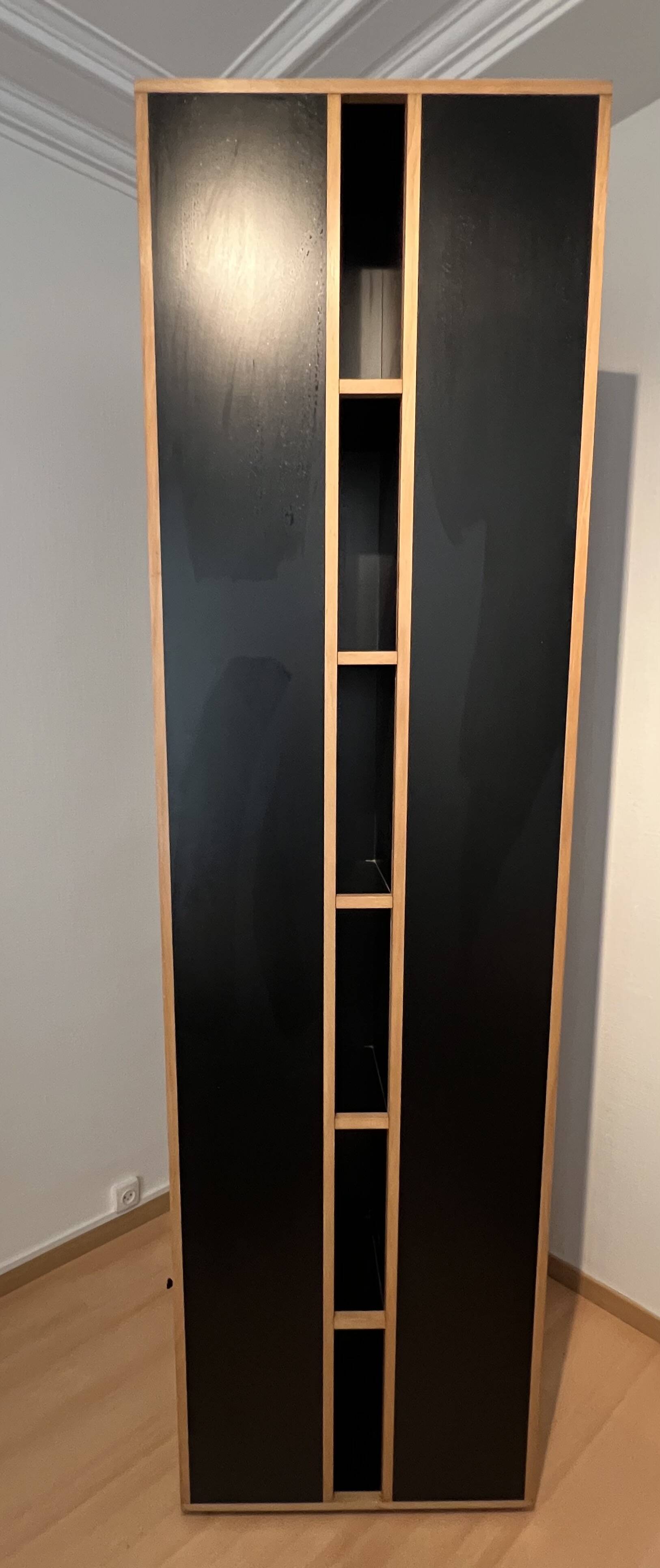 Shelf, freestanding rotating bookcase