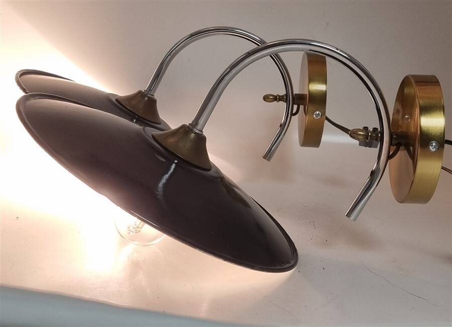 Wall lights in enamelled sheet metal
