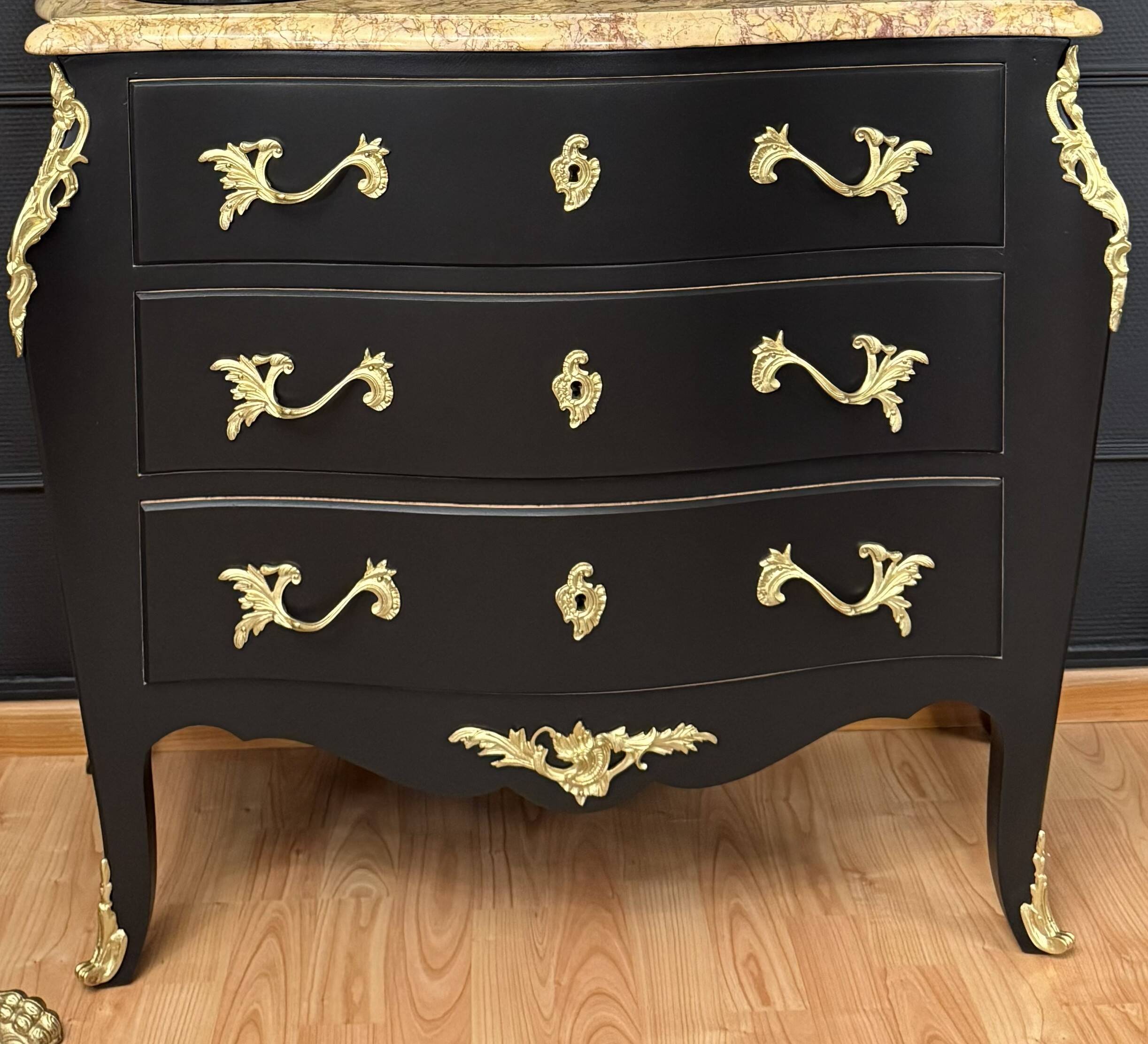 Louis XV chest of drawers