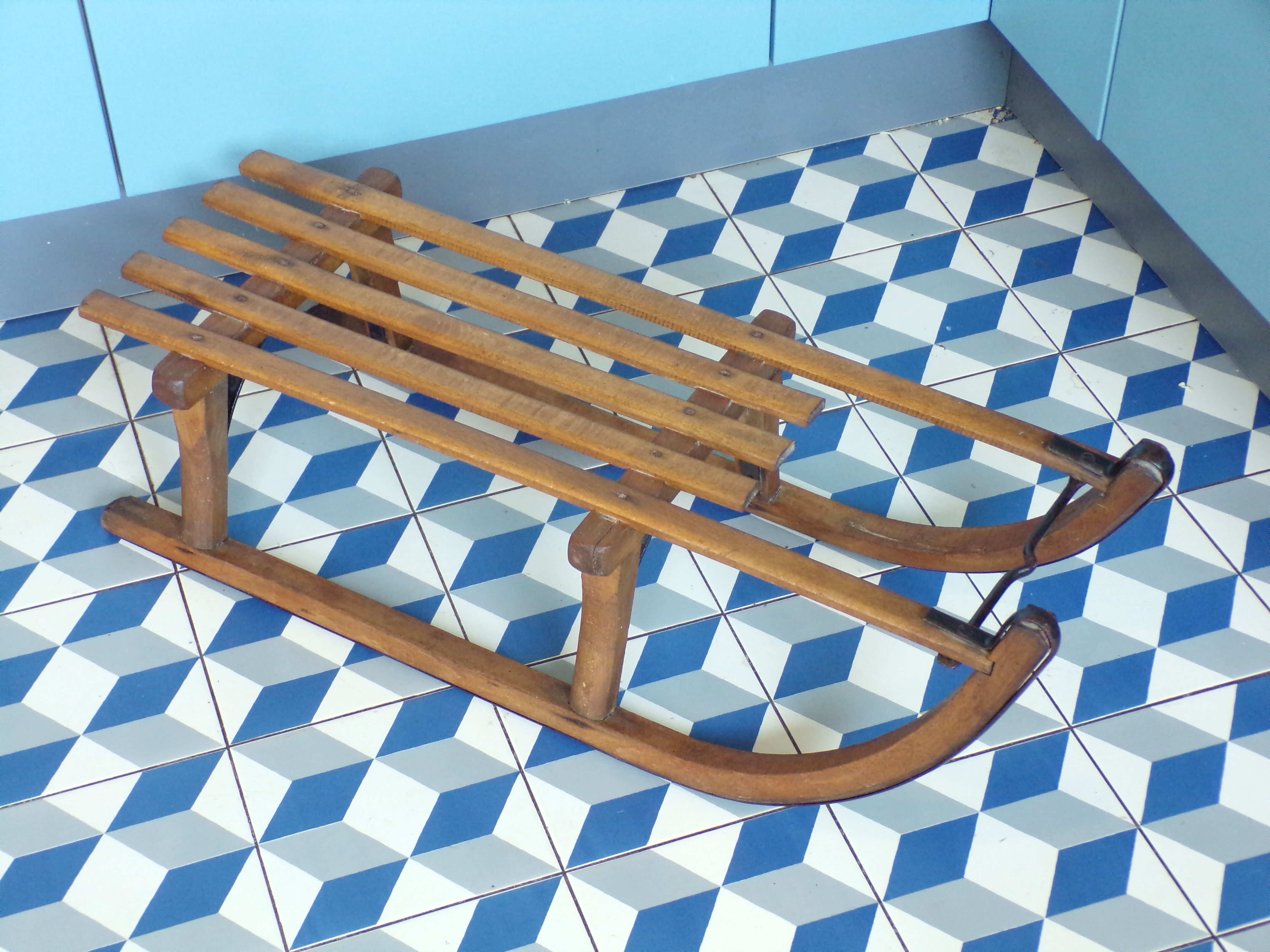 Old wooden sled l=81cm