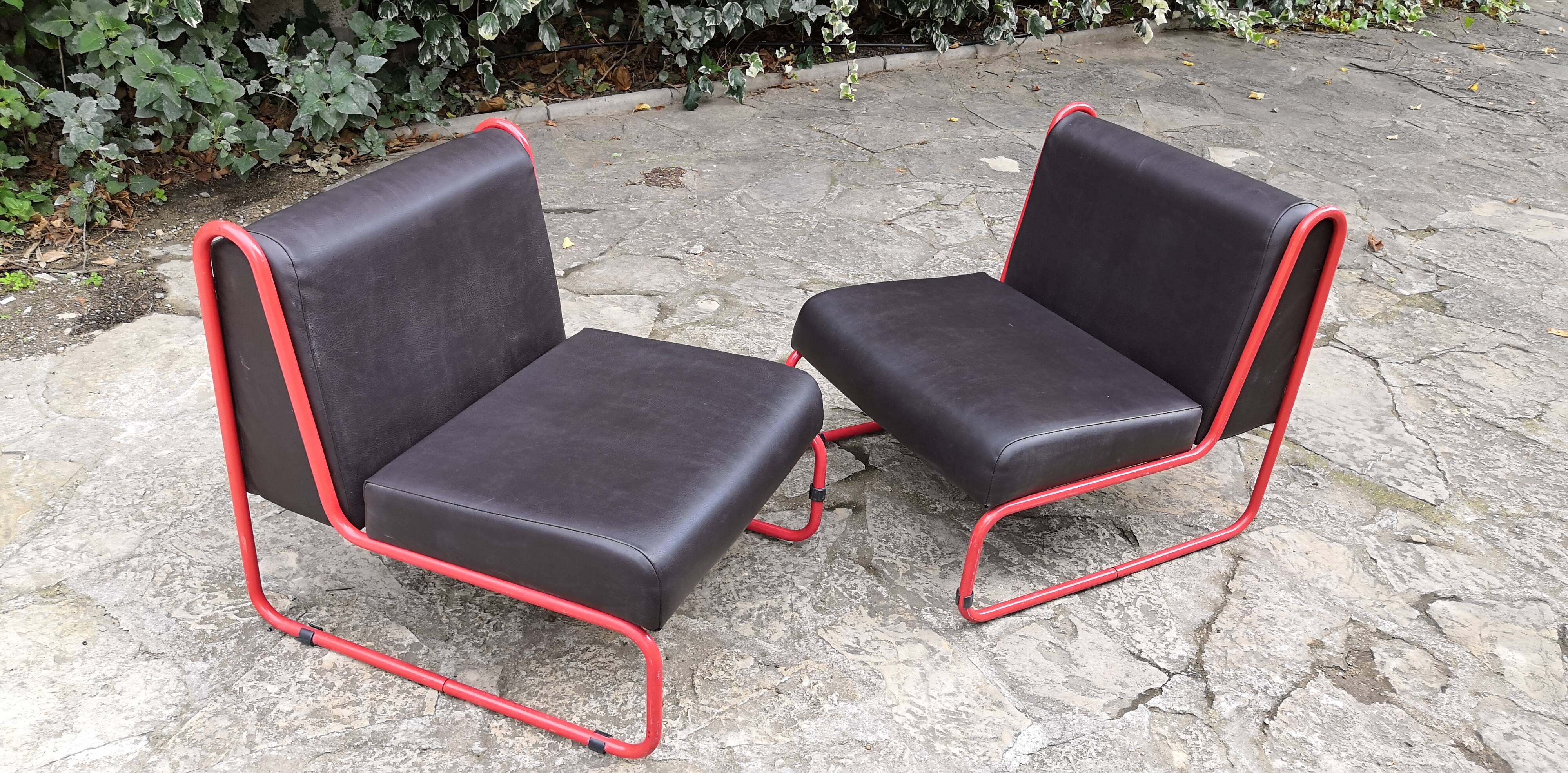 Pair of vintage drivers in red steel and skaï, France 1970