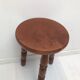 Tabouret en bois tourné pied tripode