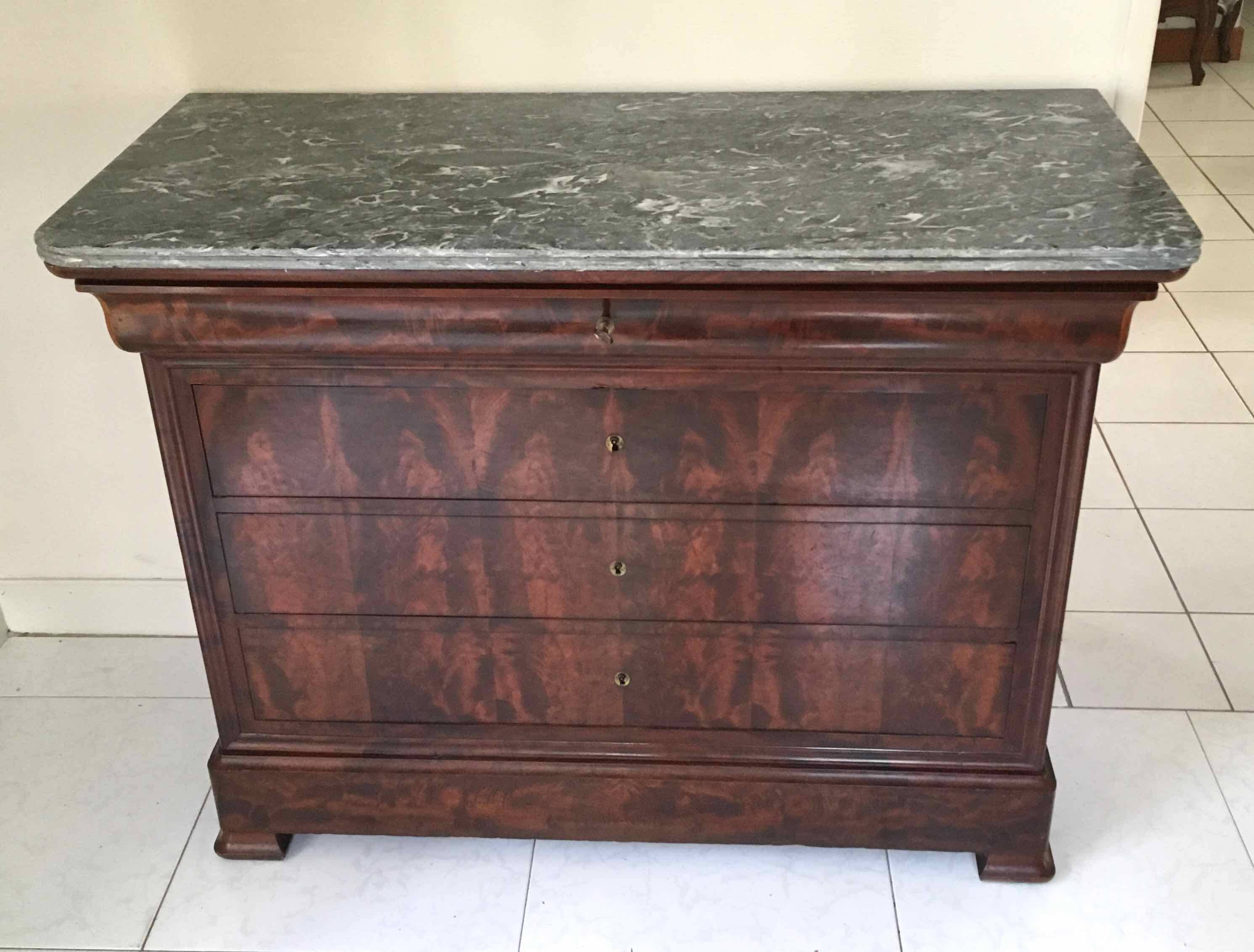 Commode XIXe Louis Philippe marbre sainte anne et noyer