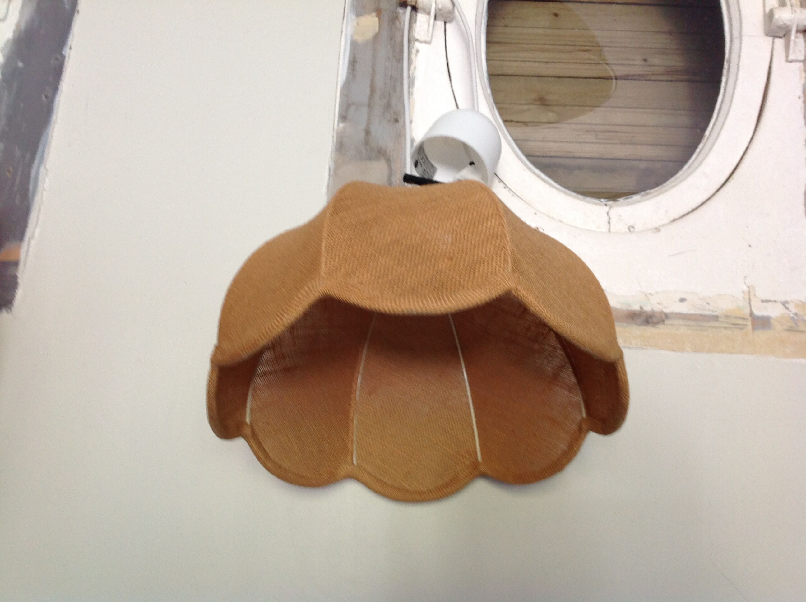 Vintage flower suspension