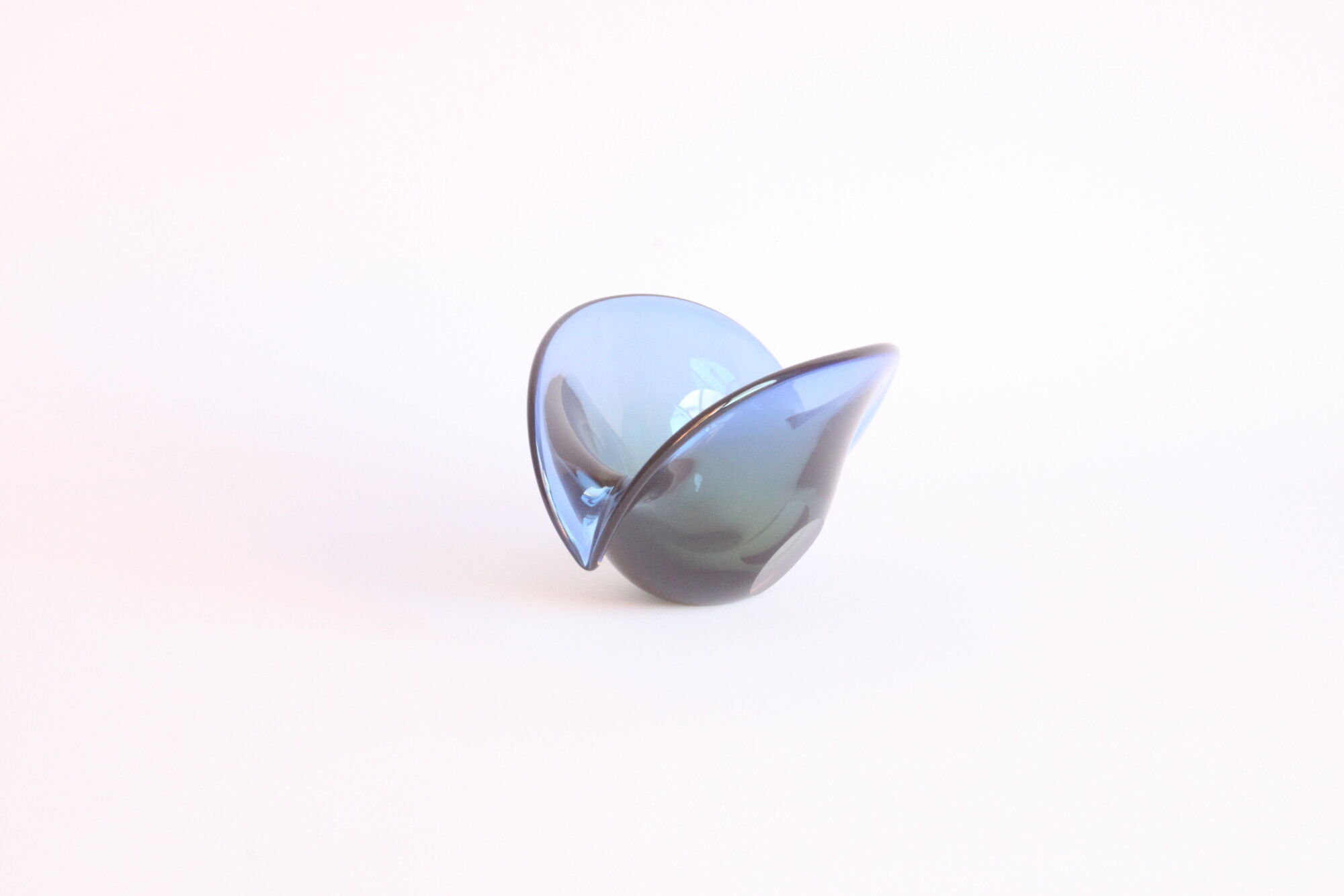 Seguso Dalla Venezia double base trinket bowl, Murano 1950s.