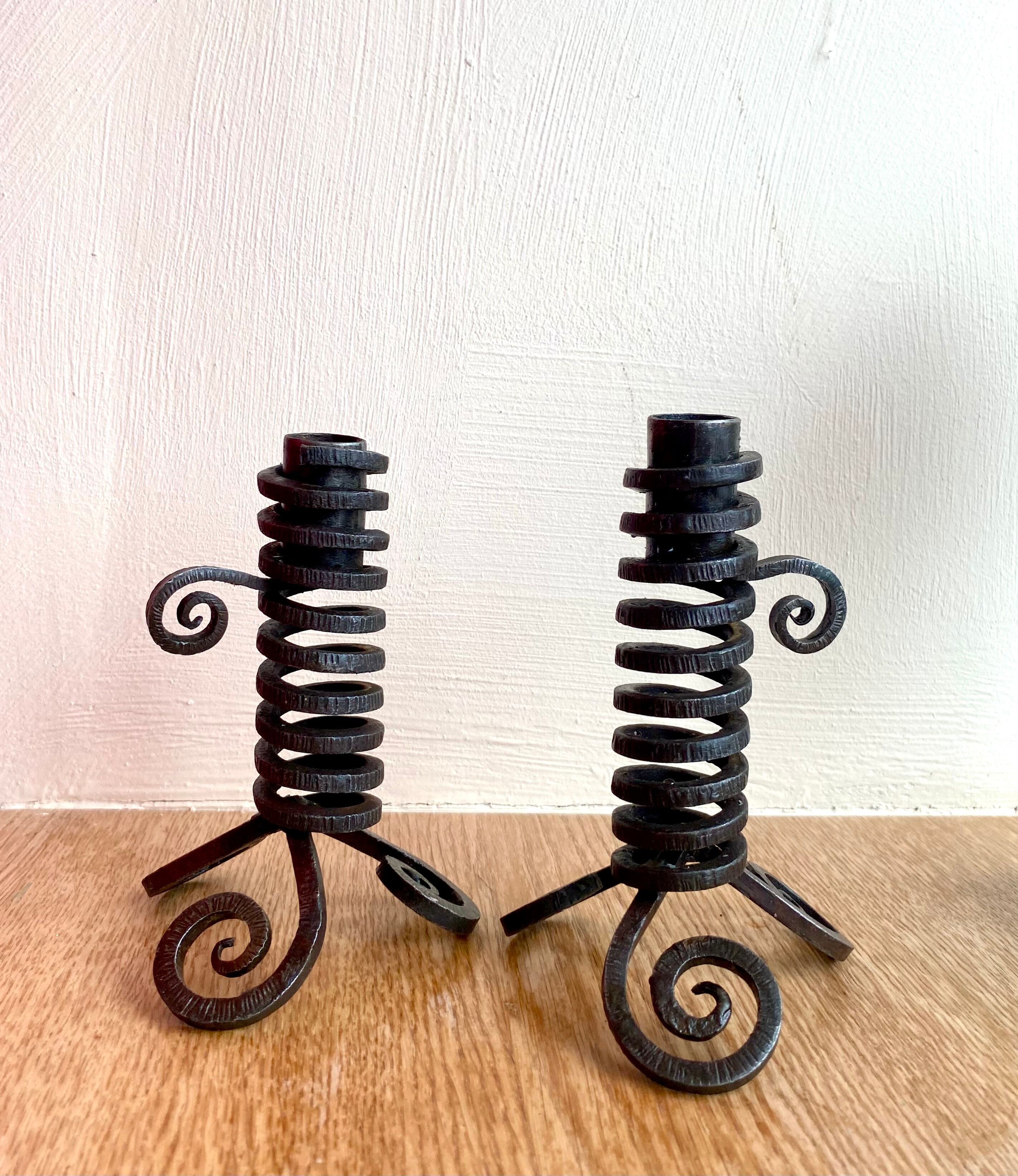 Two push candle holders with handle