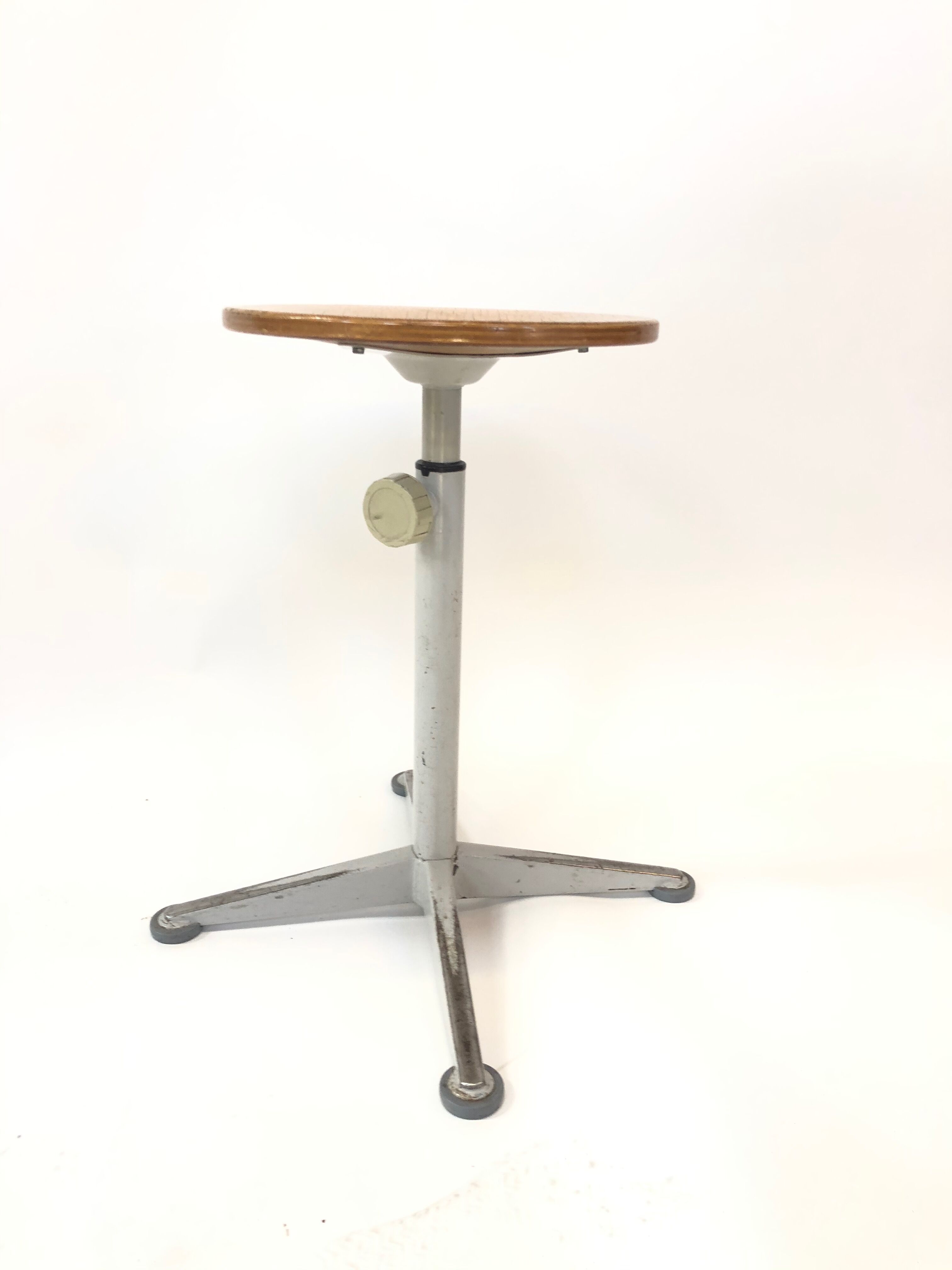 Vintage stool work tabouret by Friso Kramer Ahrend de Cirkel
