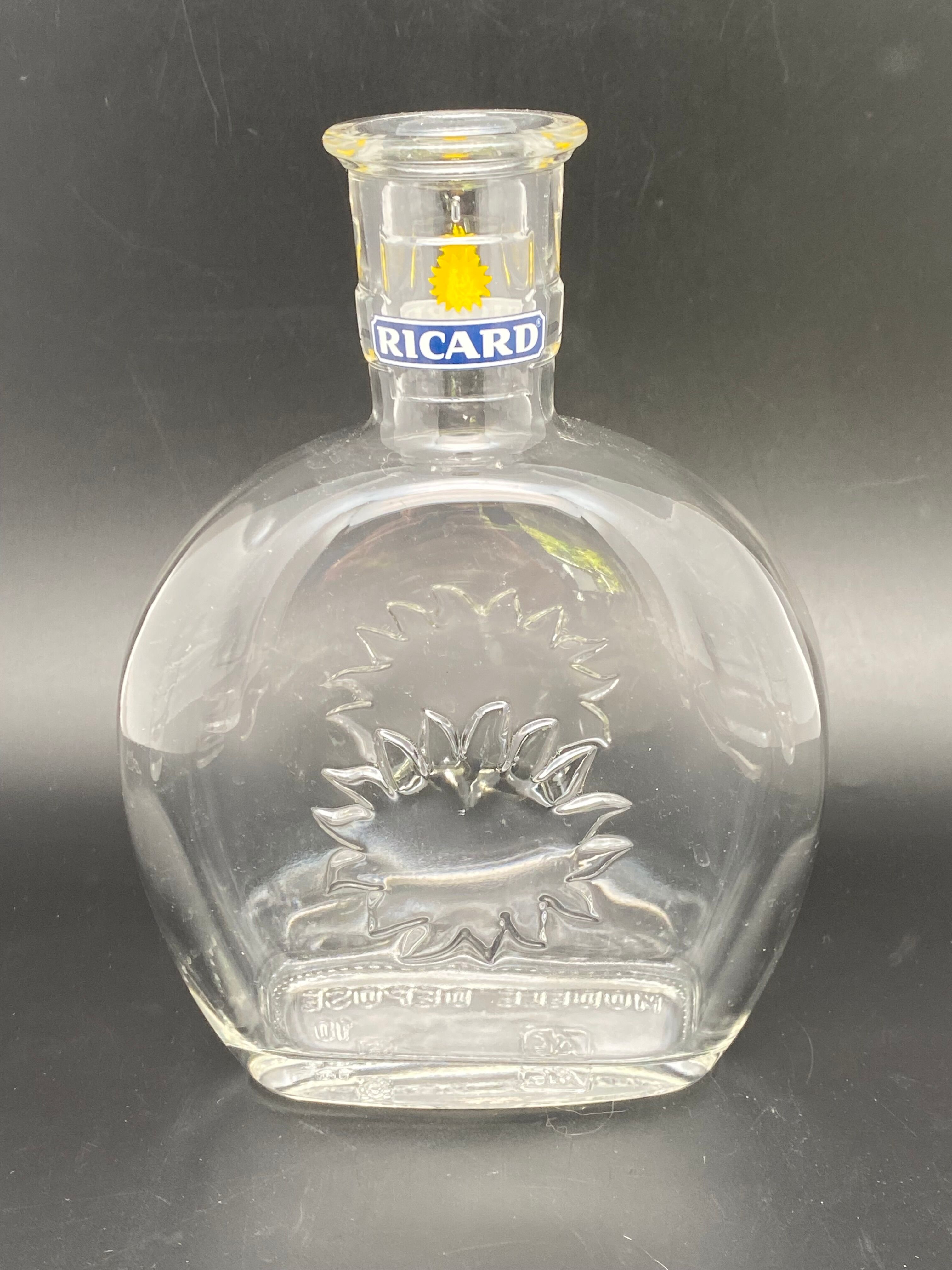 Aperitif service pastis ricard