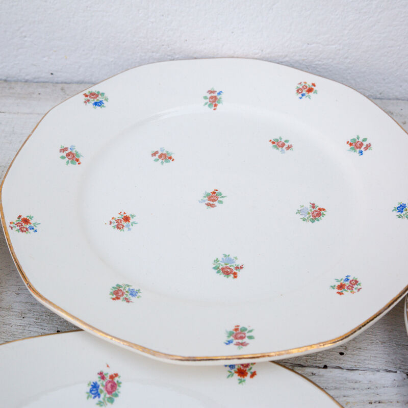 6 flat plates pattern small flowers signed Sarreguemines