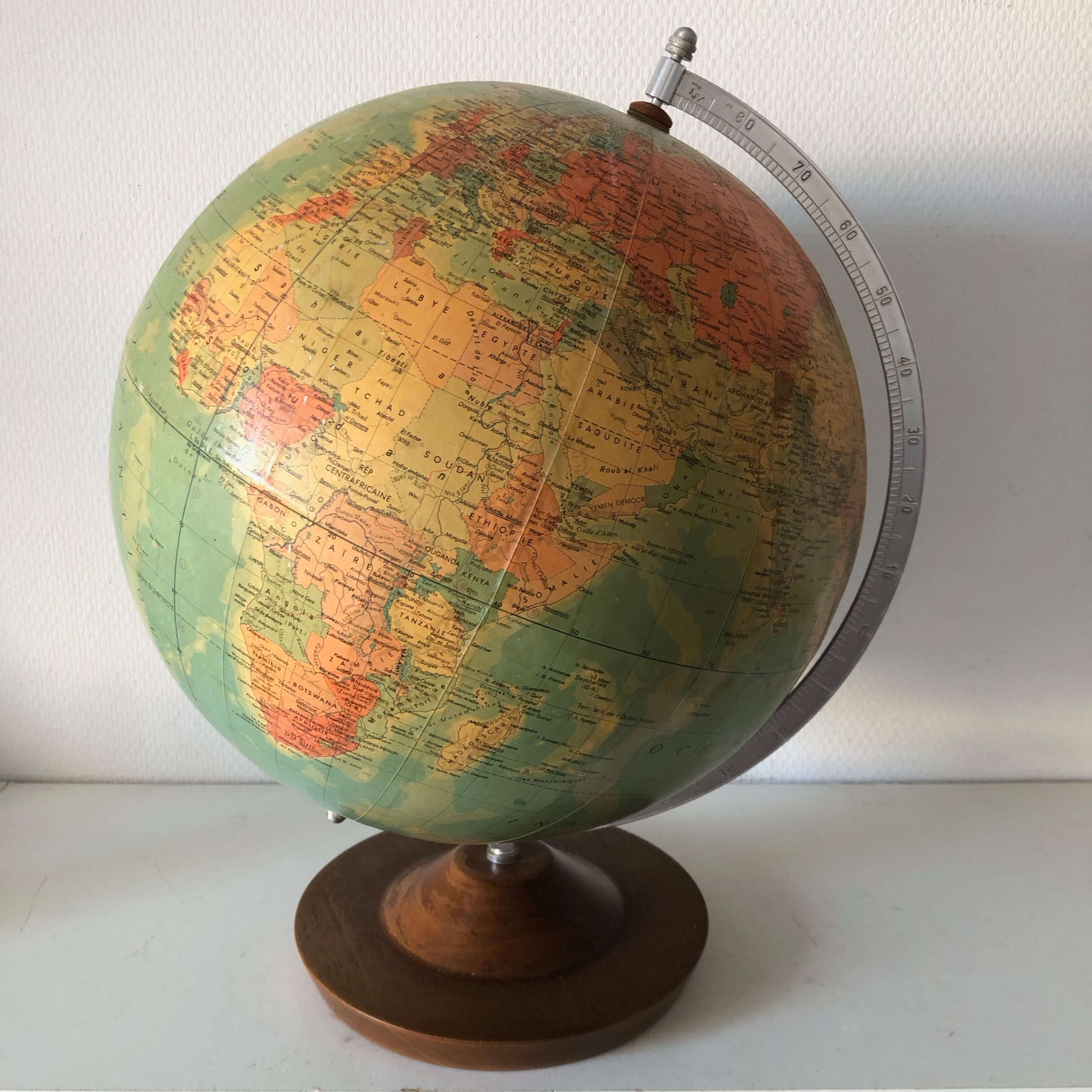 Globe terrestre de Räth 44cm ex-RDA vintage 1975