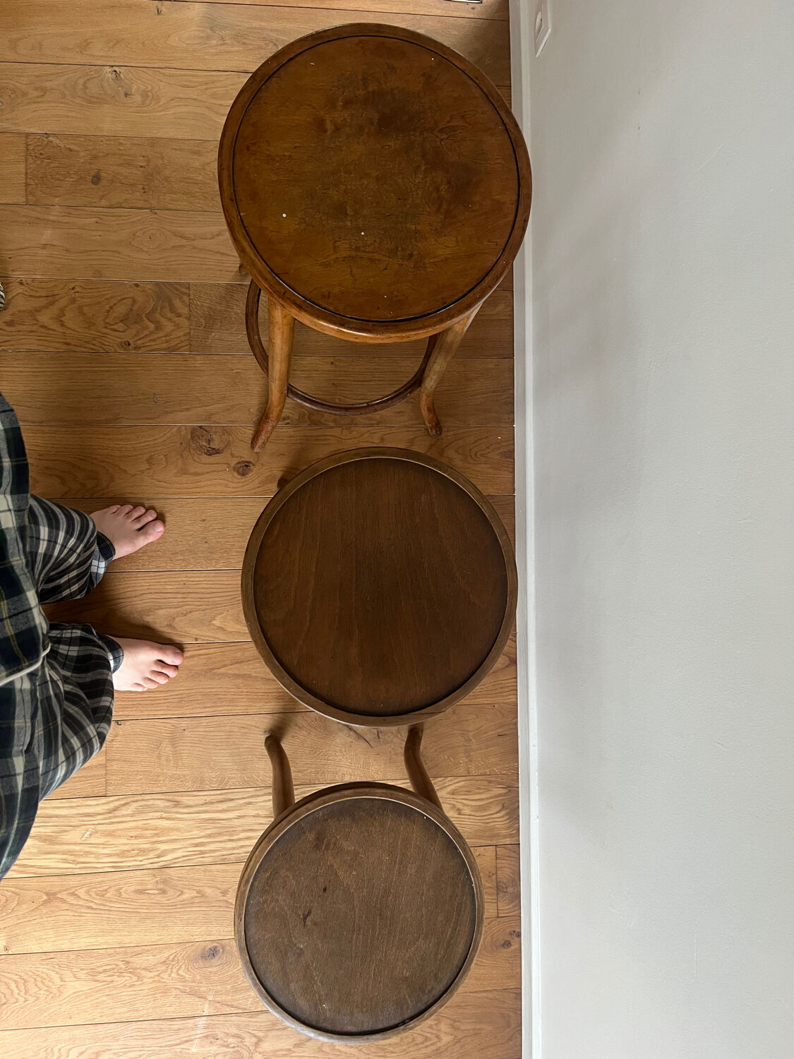 Set of 3 curved wooden bistro stools – Michael Thonet style –