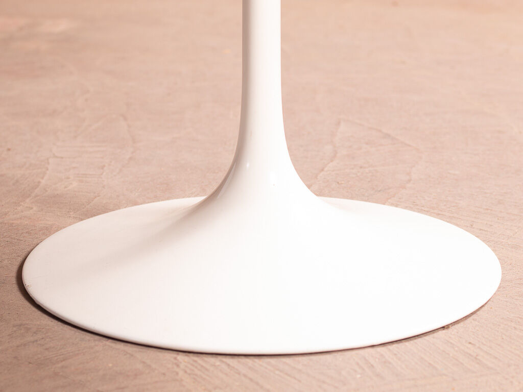 Dining room table by Eero Saarinen for Knoll Inc. (172-173) / Knoll international, 1970's
