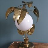 Lampe feuillage fleur métal doré et globe en verre style Hollywood Regency