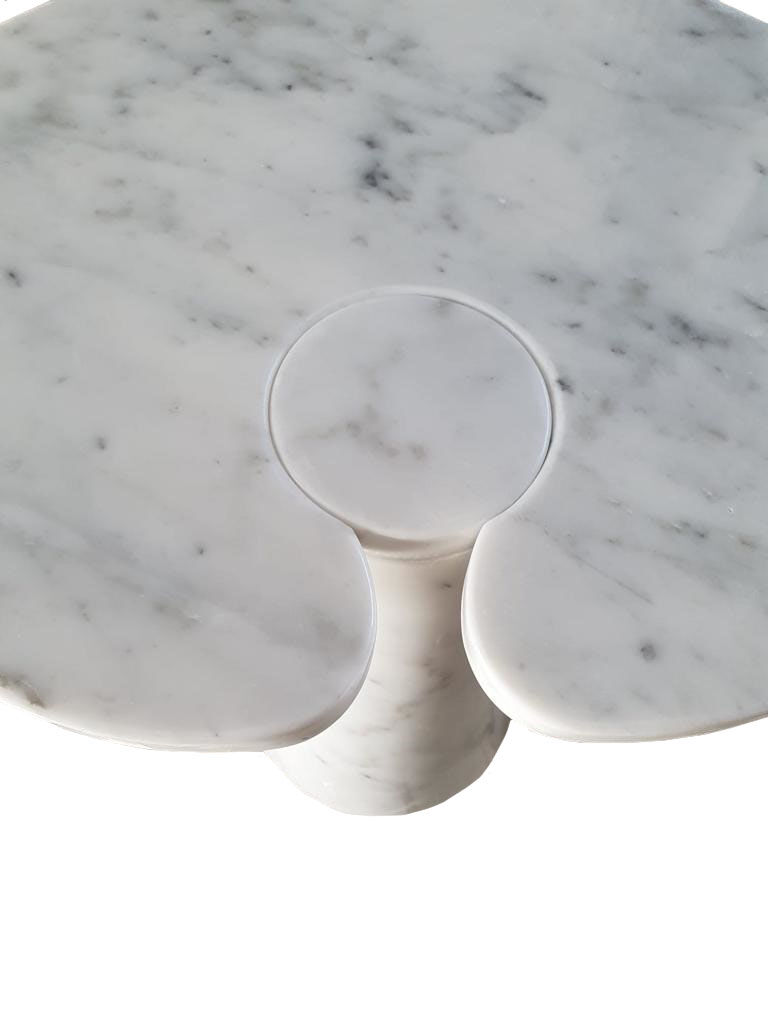 Coffee table in Italian whithe  Carrara marble