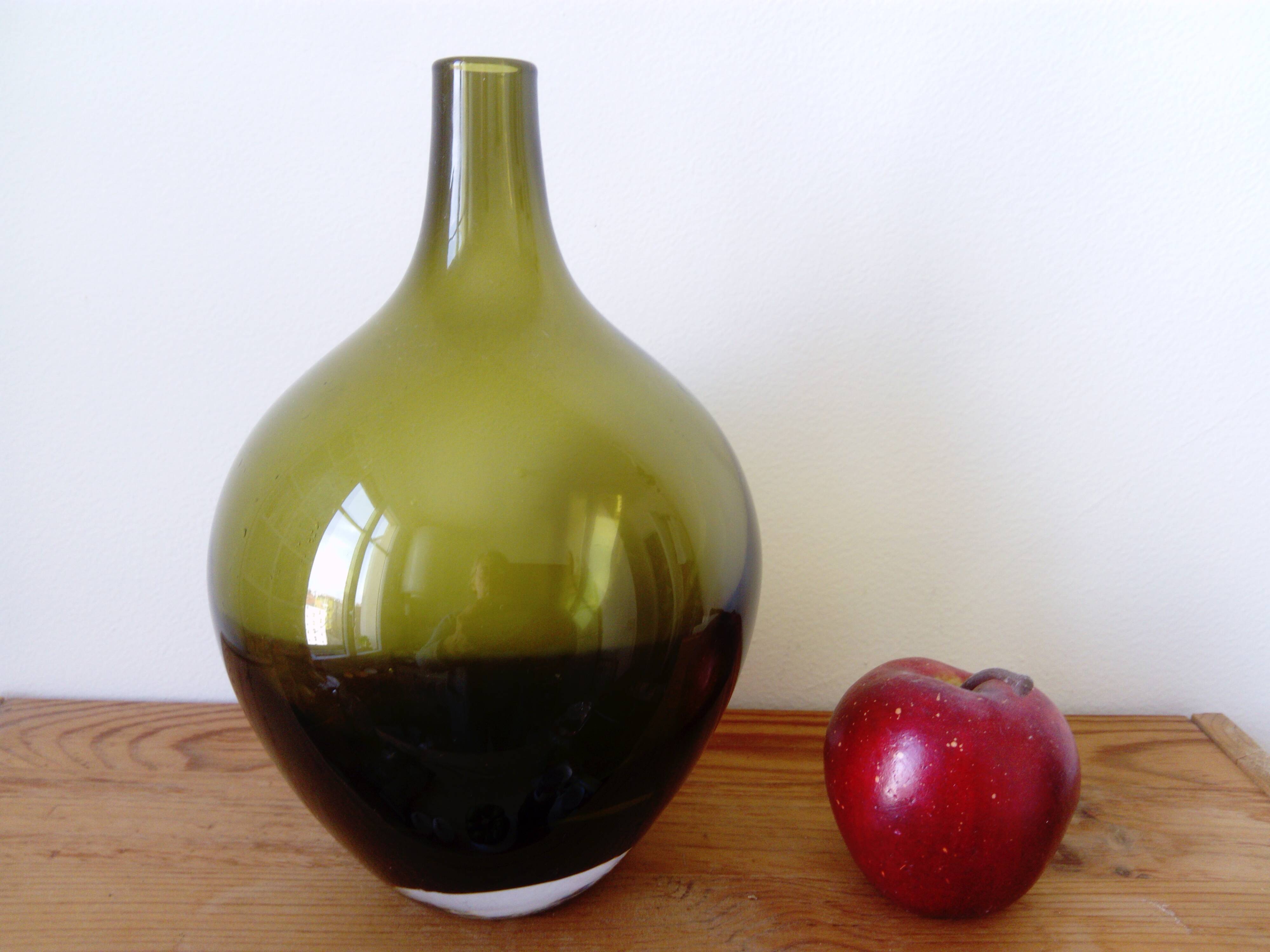 dark green drop-shaped glass vase