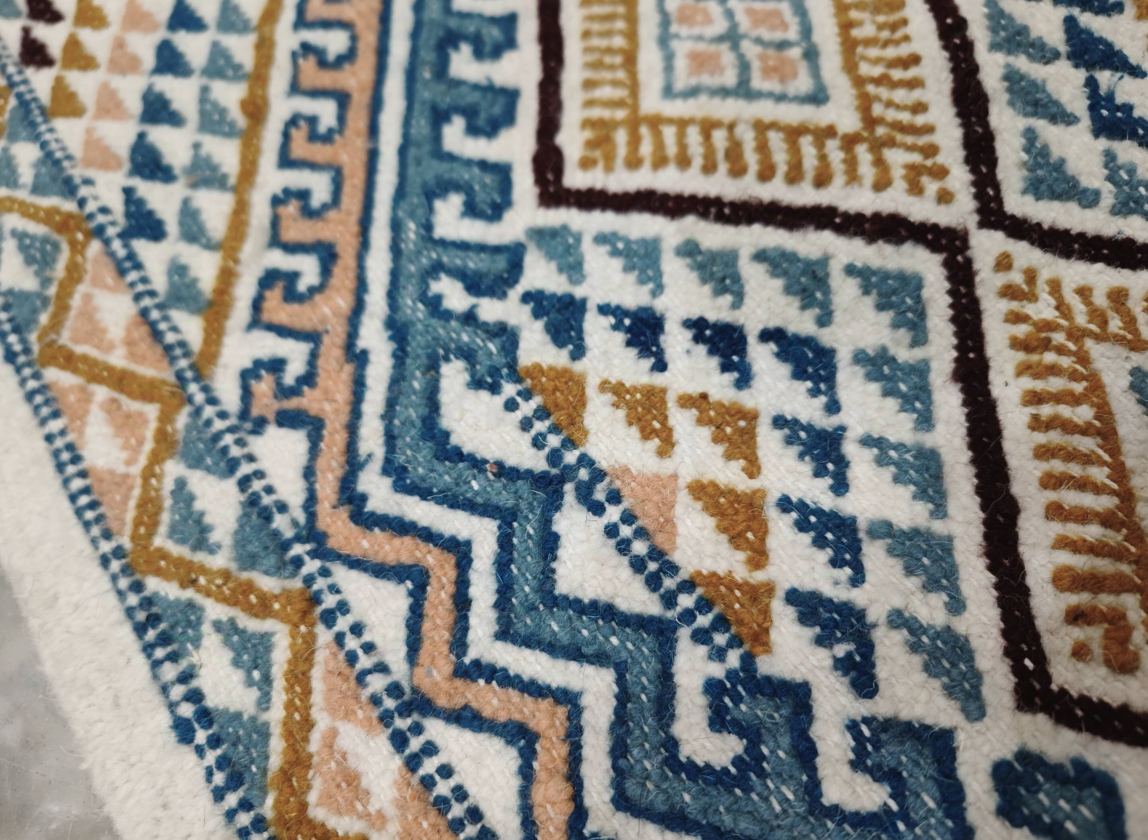 Handmade margoum rug in natural wool