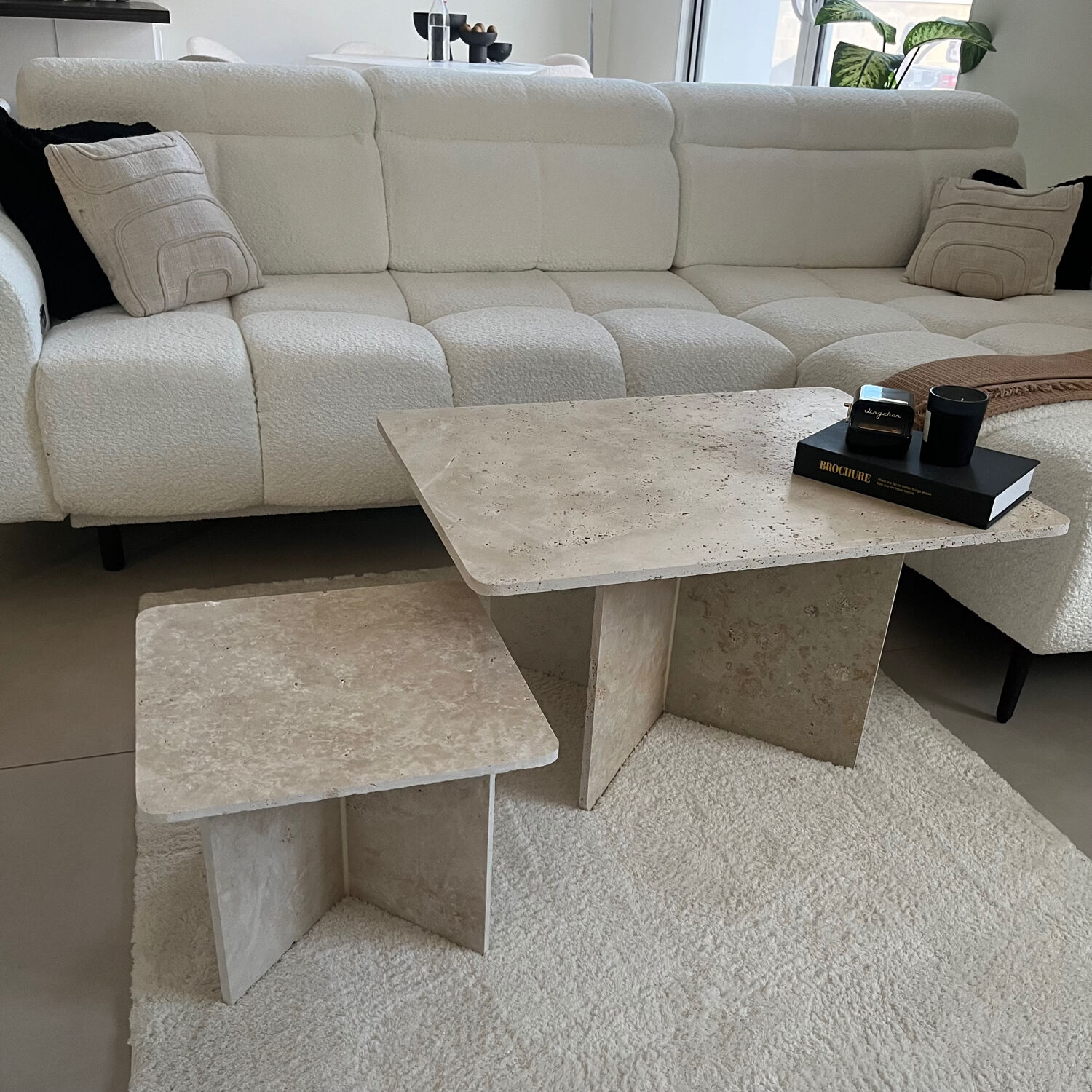 2 rectangular coffee tables in travertine