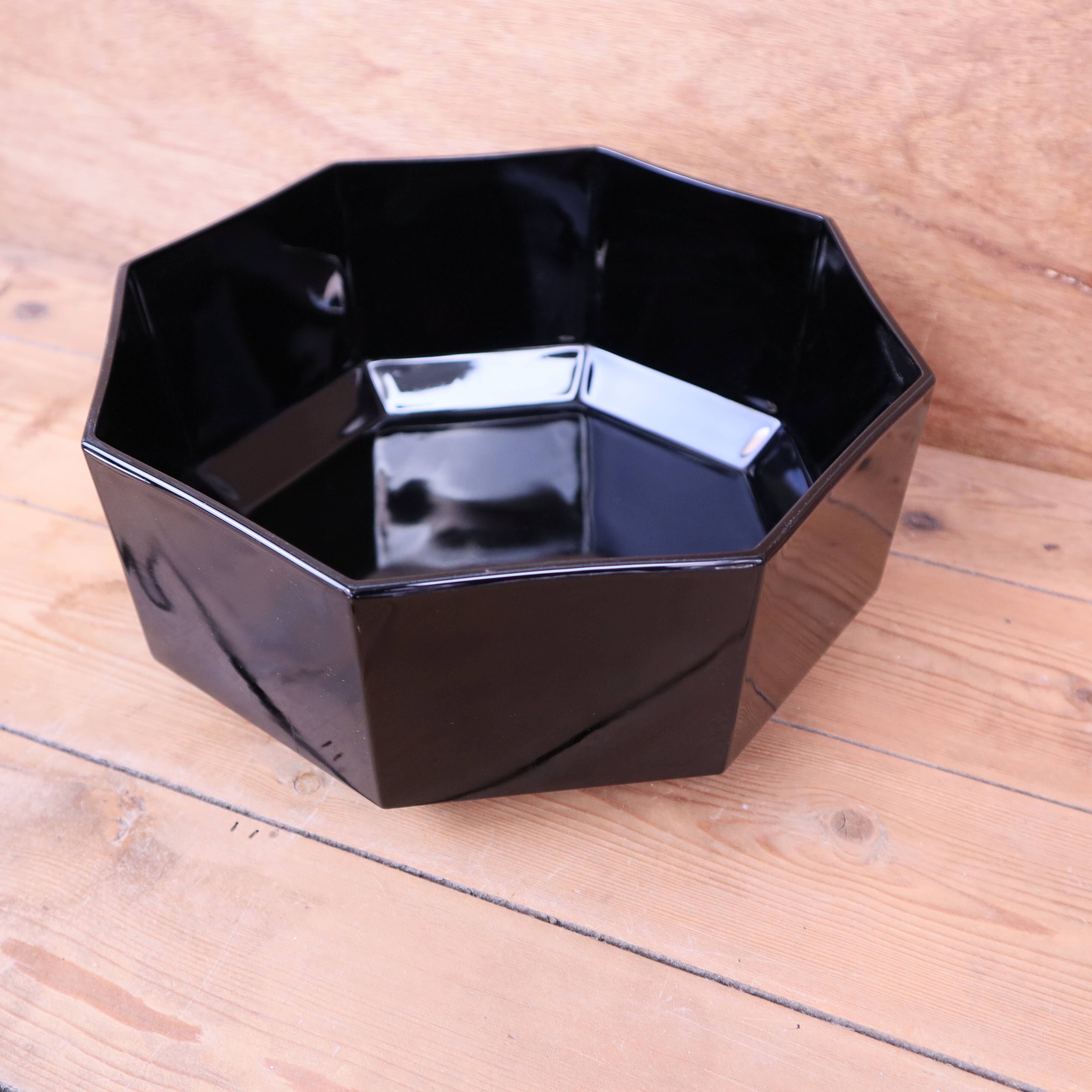 Large Arcoroc "Octime" salad bowl from the 1980s.