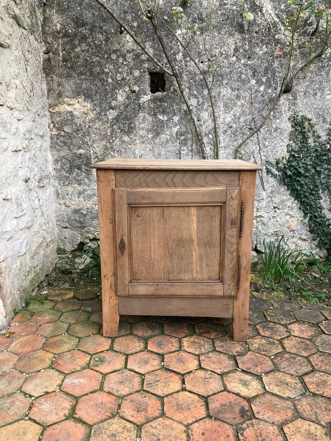 Antique wooden confit pot.