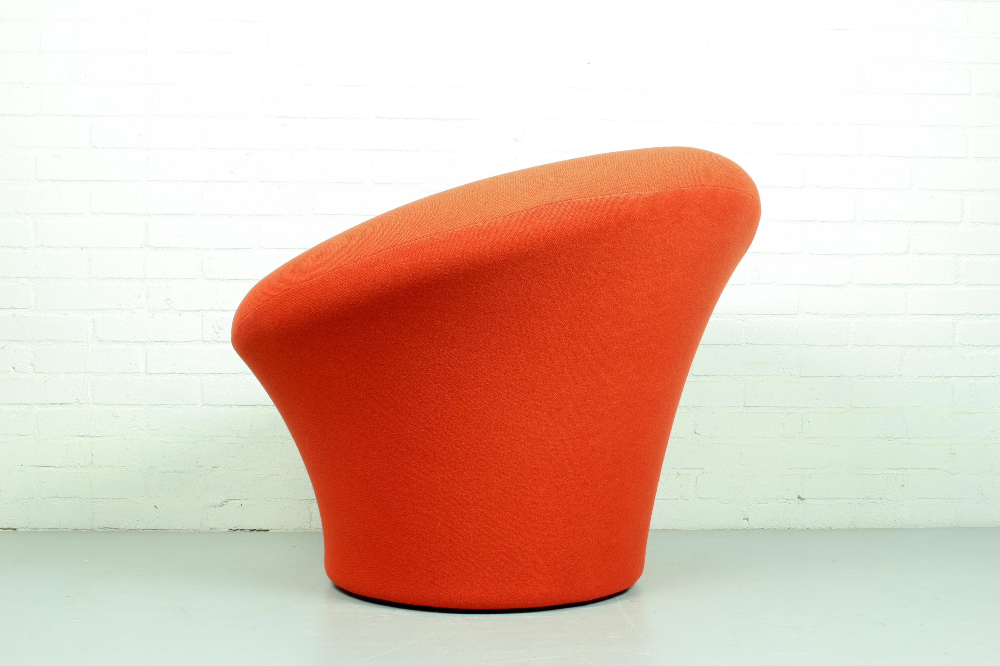 Artifort Mushroom armchair F 560 by Pierre Paulin
