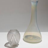 Vase en verre haut à long col, 1950s