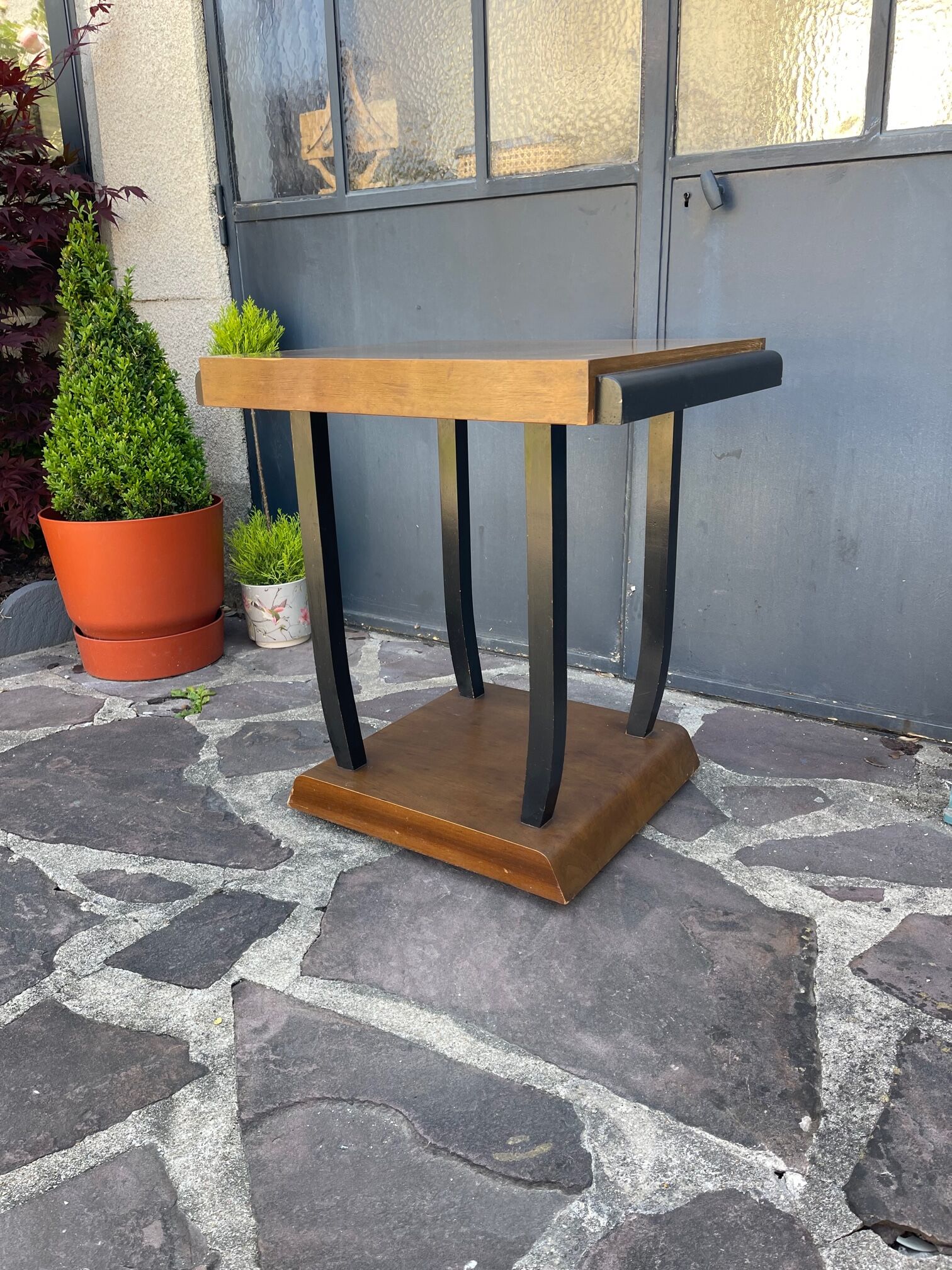 Table d'appoint sur roulette année 40