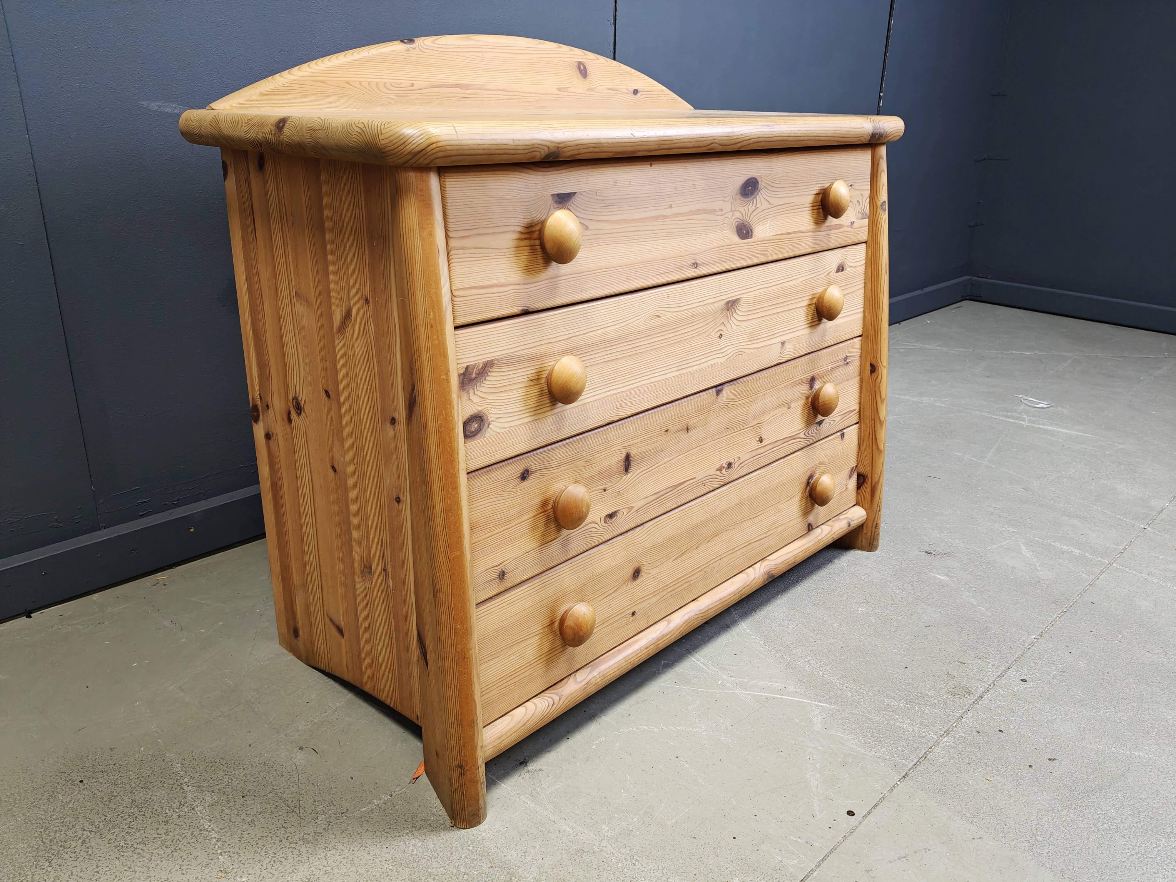 Scandinavian pine wood chest of drawers, 1980s
