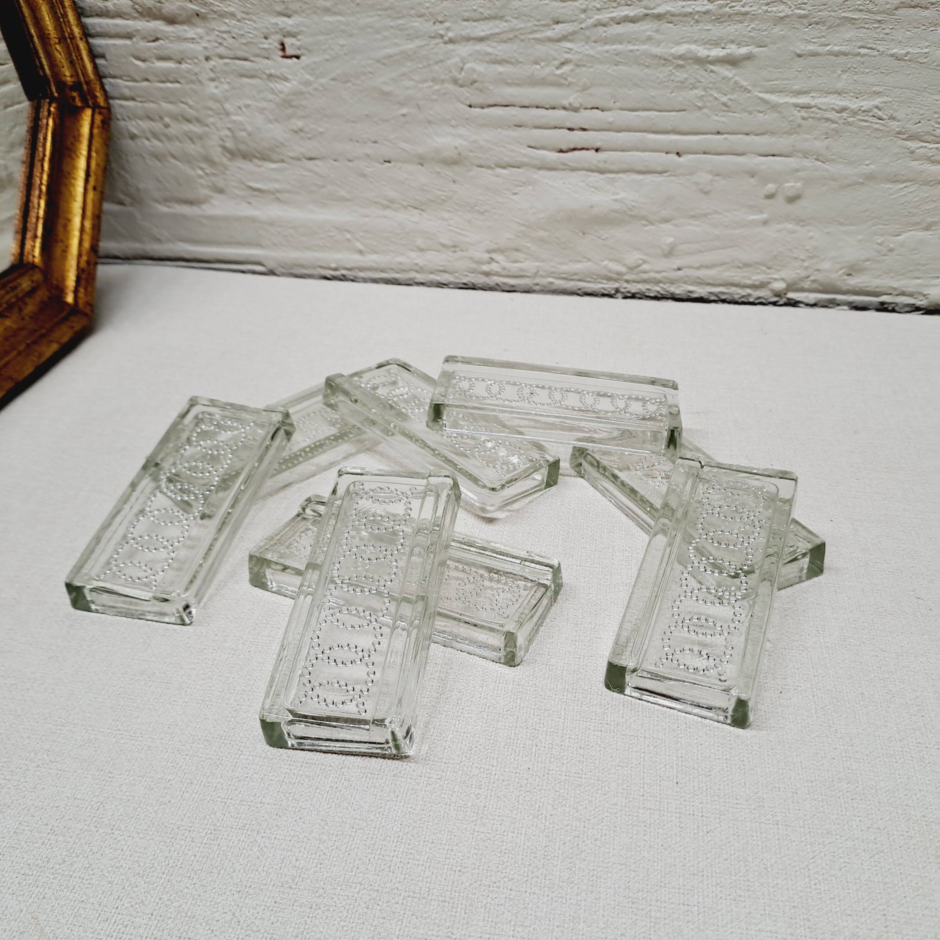 Set of 8 chiseled glass knife holders
