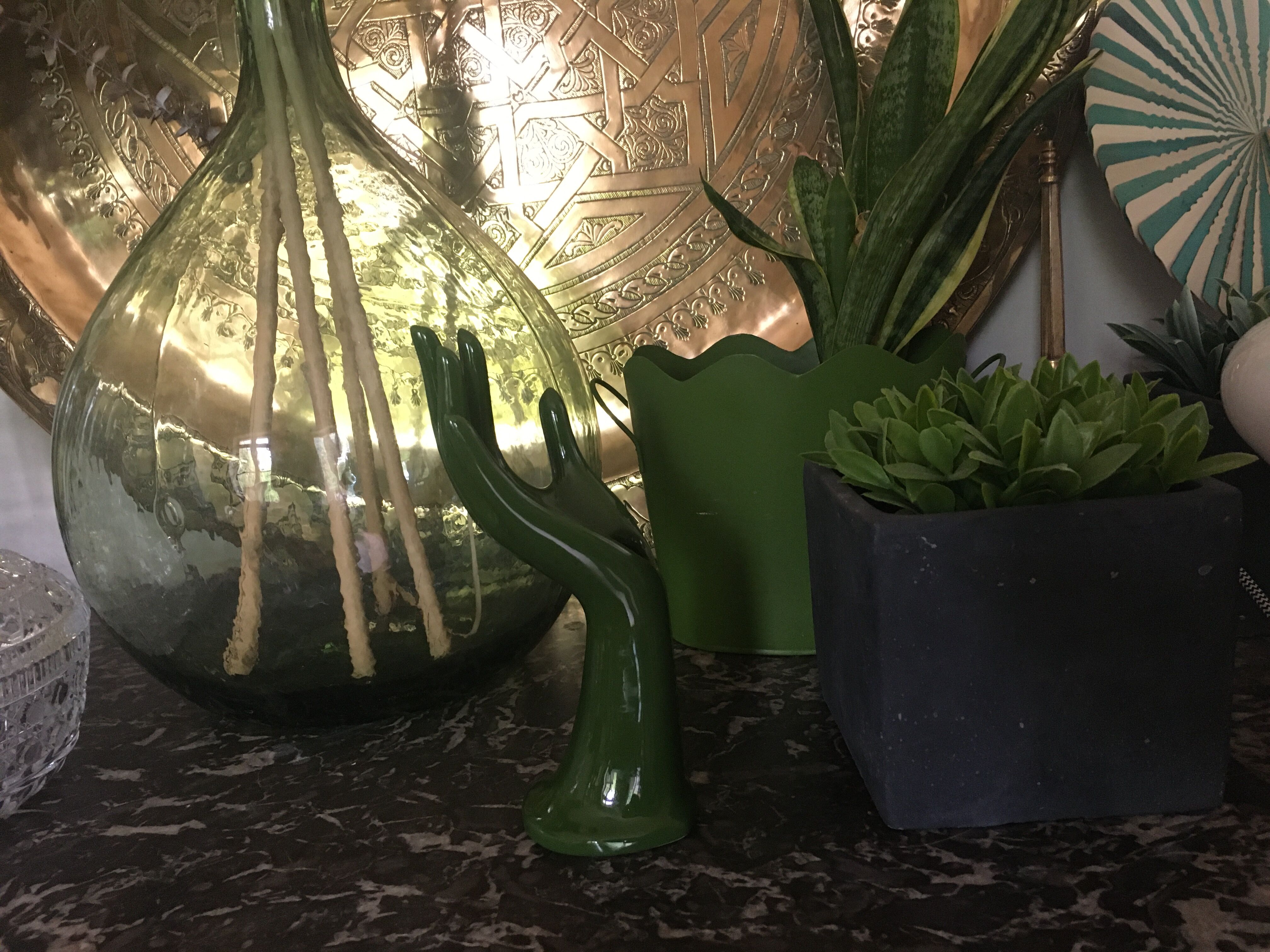 Hand baguier green ceramic 70s