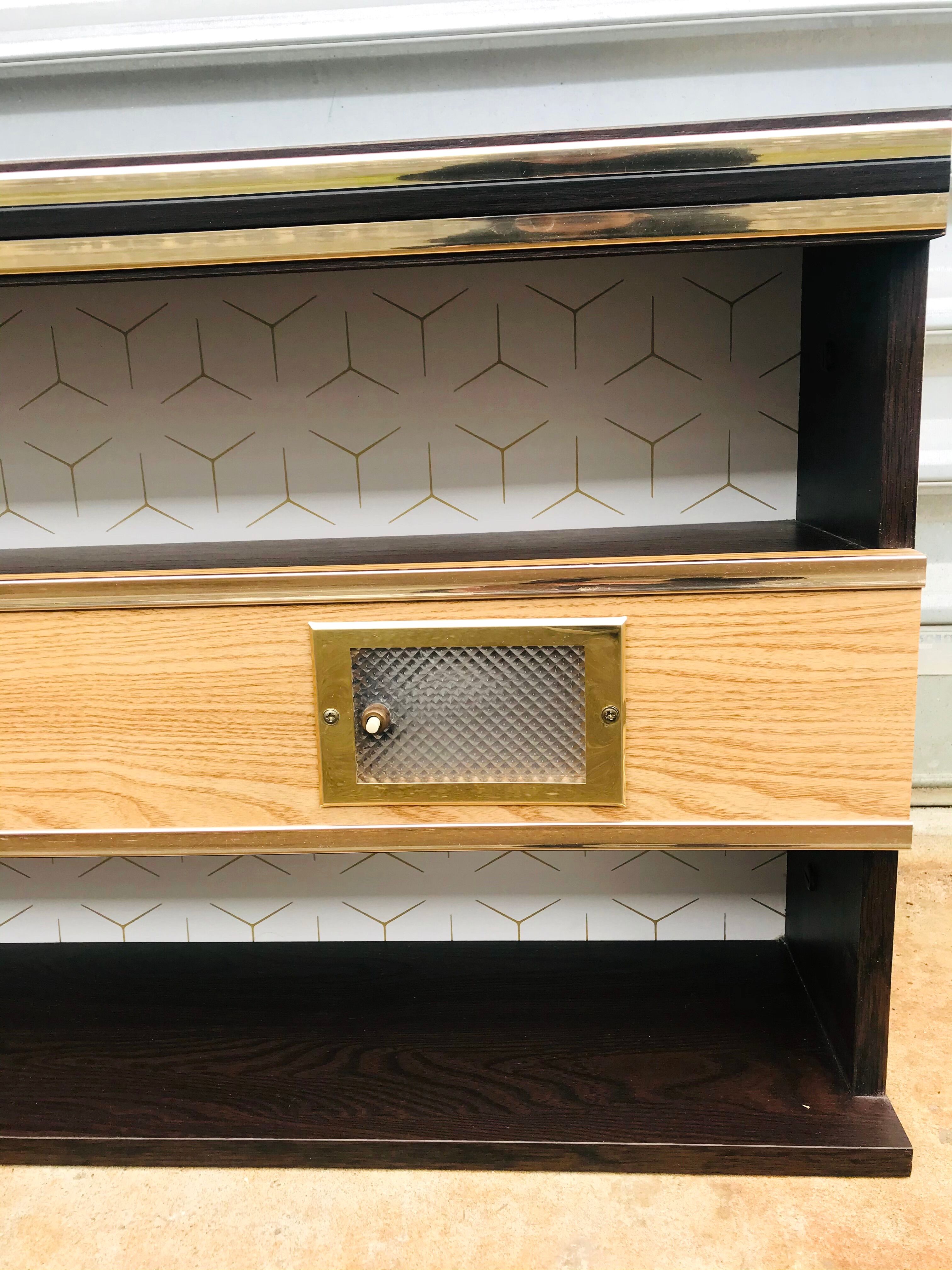 Wanda radio headboard