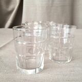 SUITE OF 11 GLASS SHOT GLASSES WITH SQUARE PATTERNS