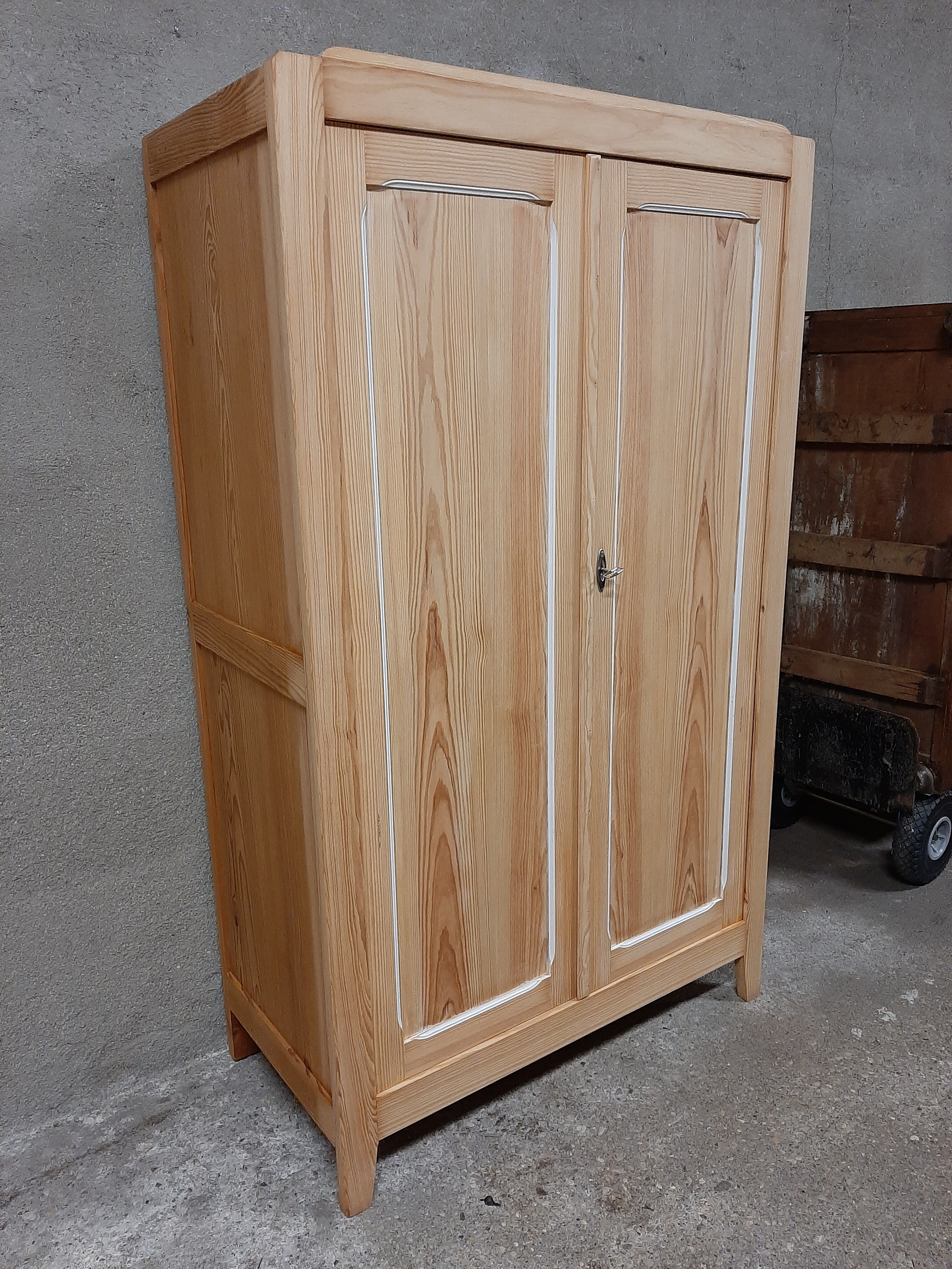 Wardrobe solid pine