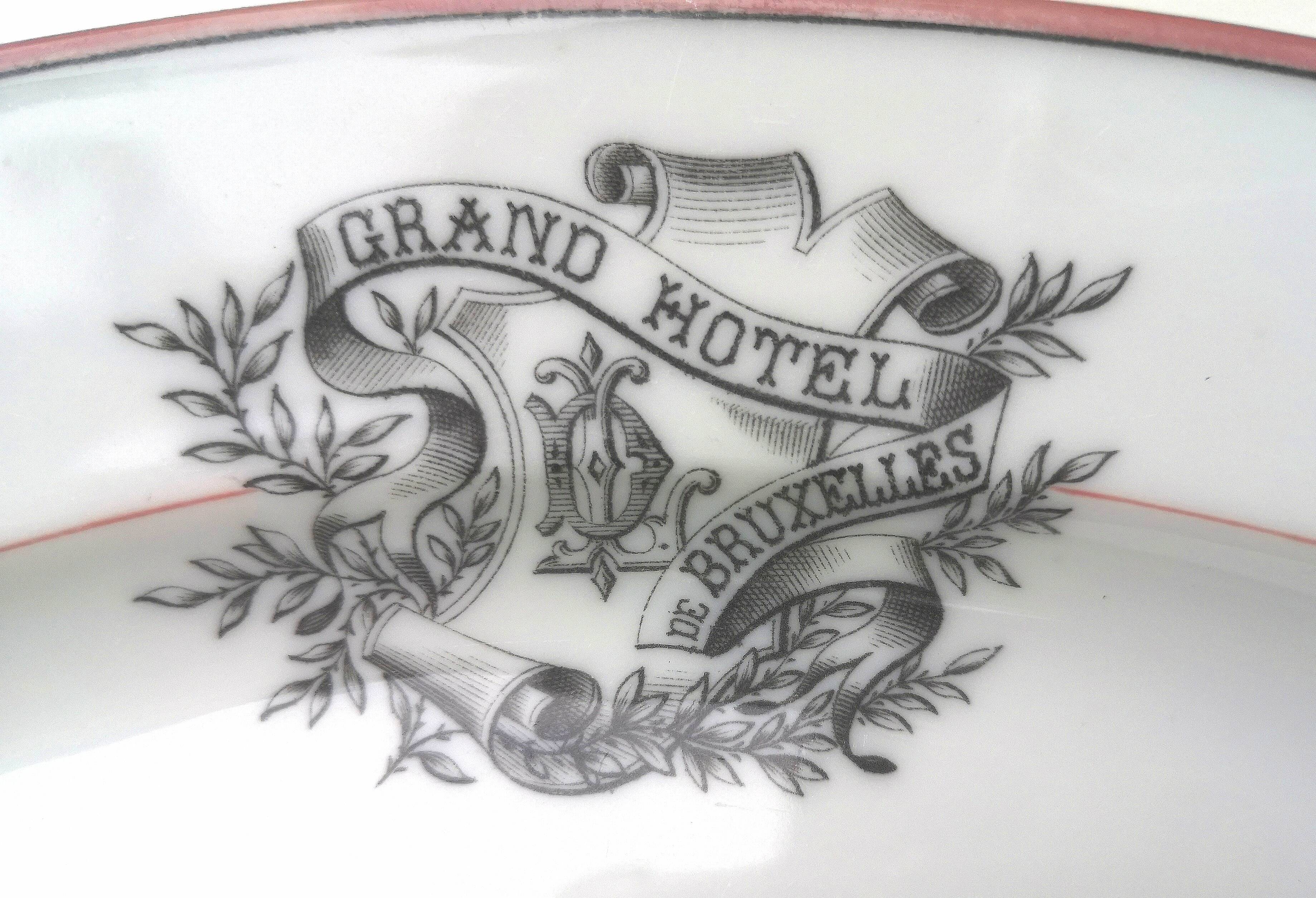 Old serving dish from the Grand Hôtel de Bruxelles