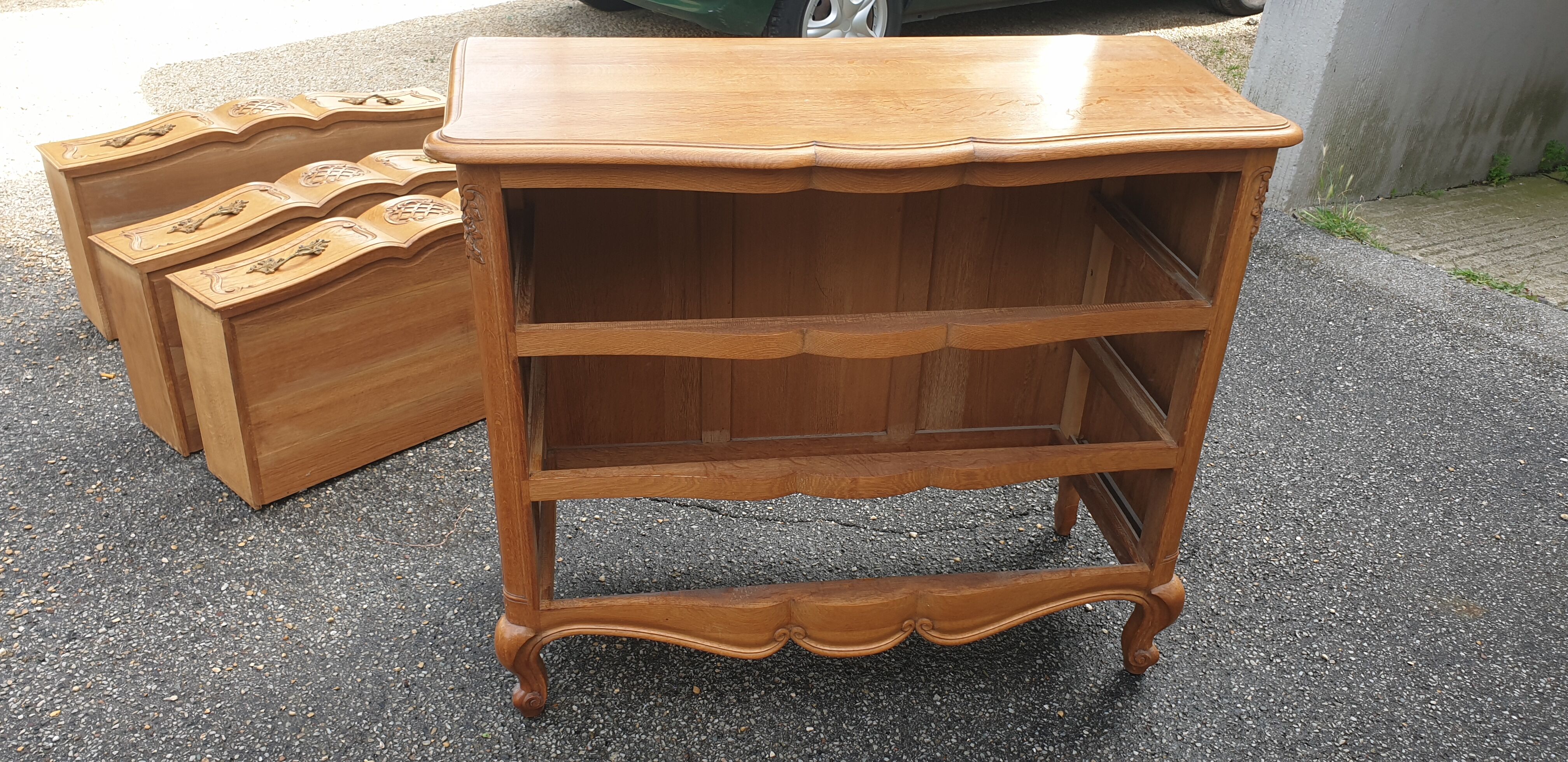 Provençal crossbow chest of drawers