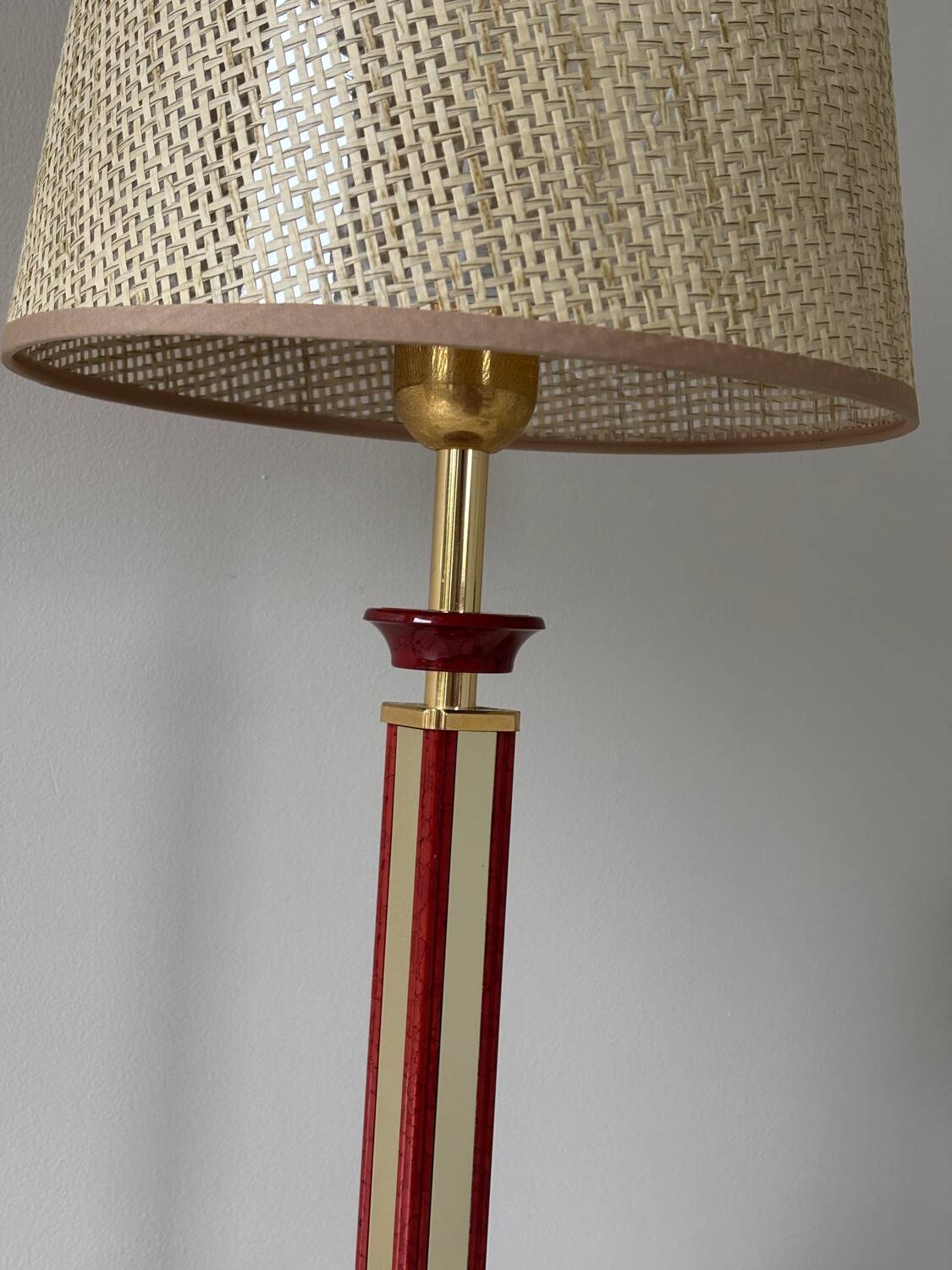 R DeSchuytener column lamp