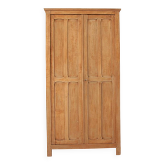 Armoire parisienne